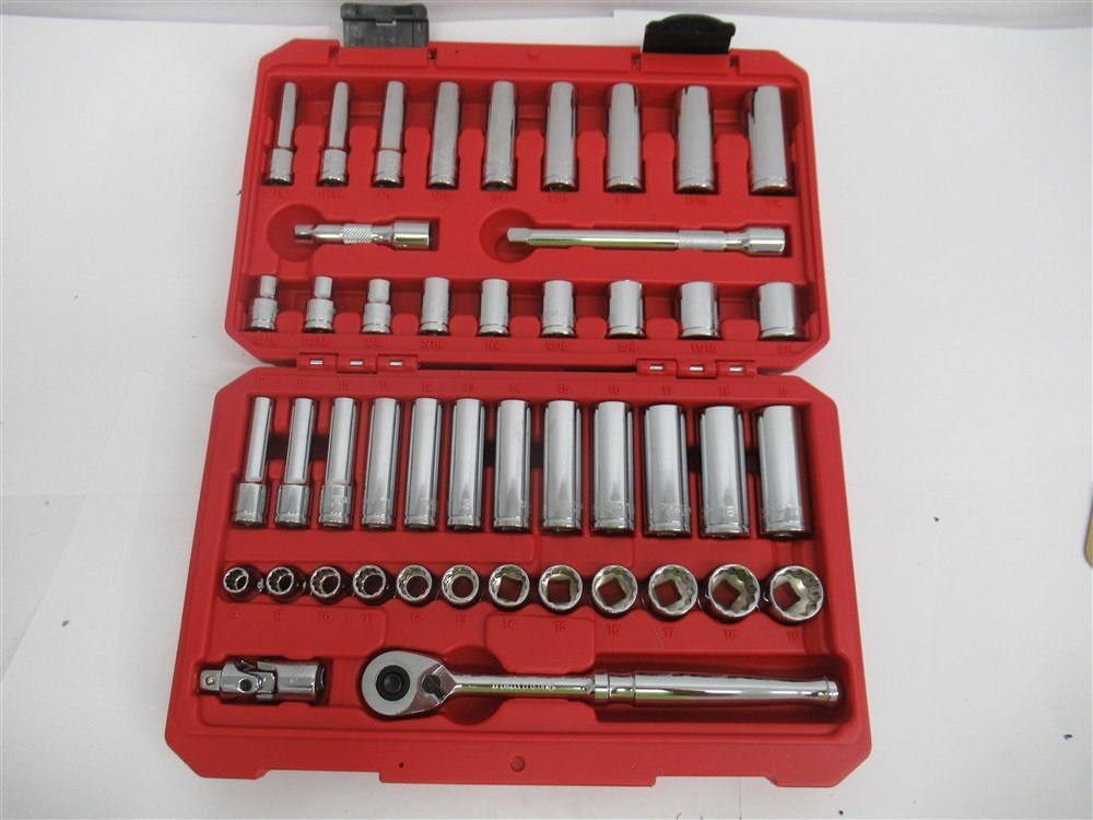 Tekton SKT15301, 46 Piece Socket Set, 3/8″ Drive, SAE & Metric