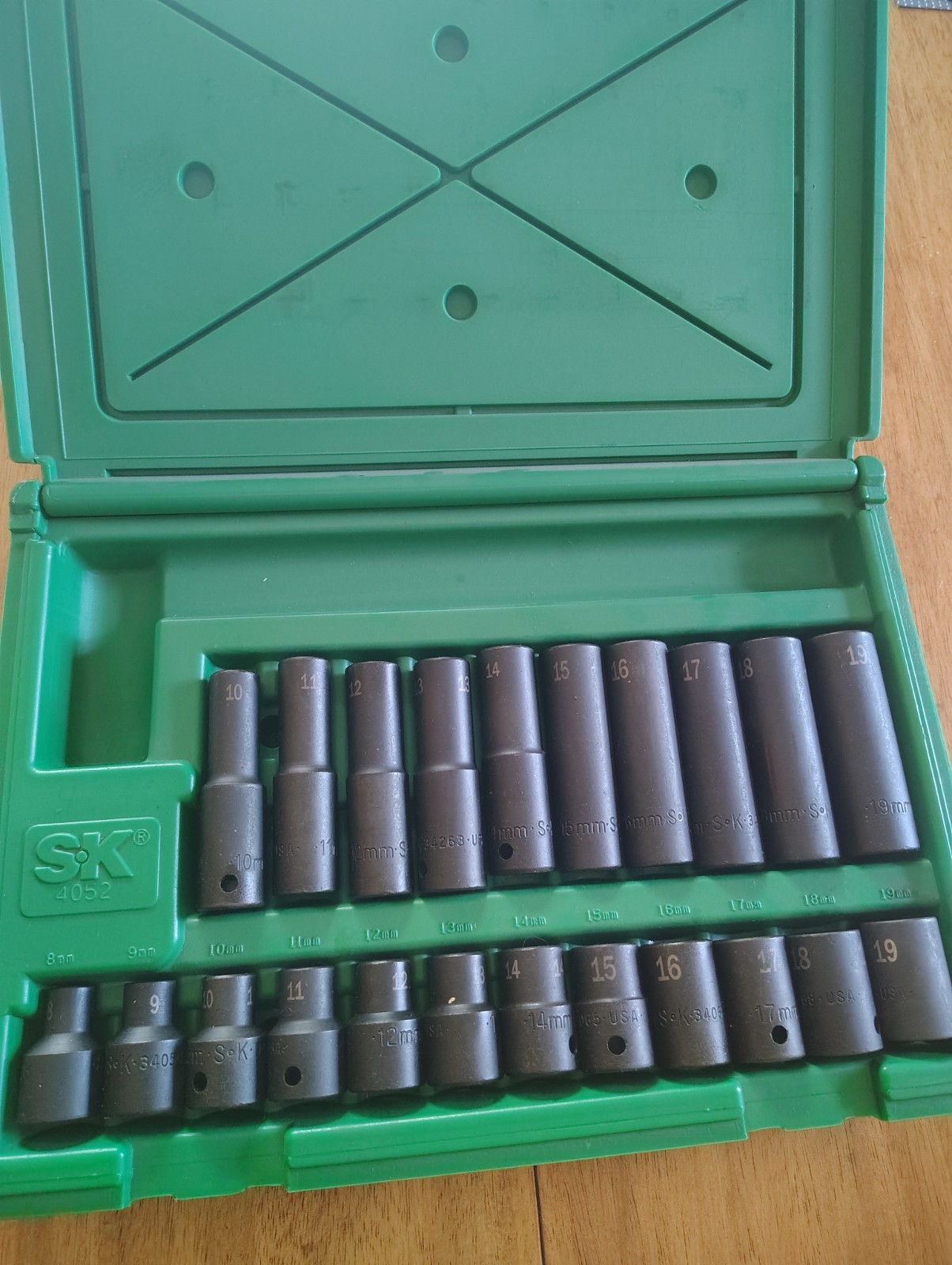SK Hand Tool 4052 – 22 Piece 1/2″ Drive 6 Point Metric Standard and Deep Impact