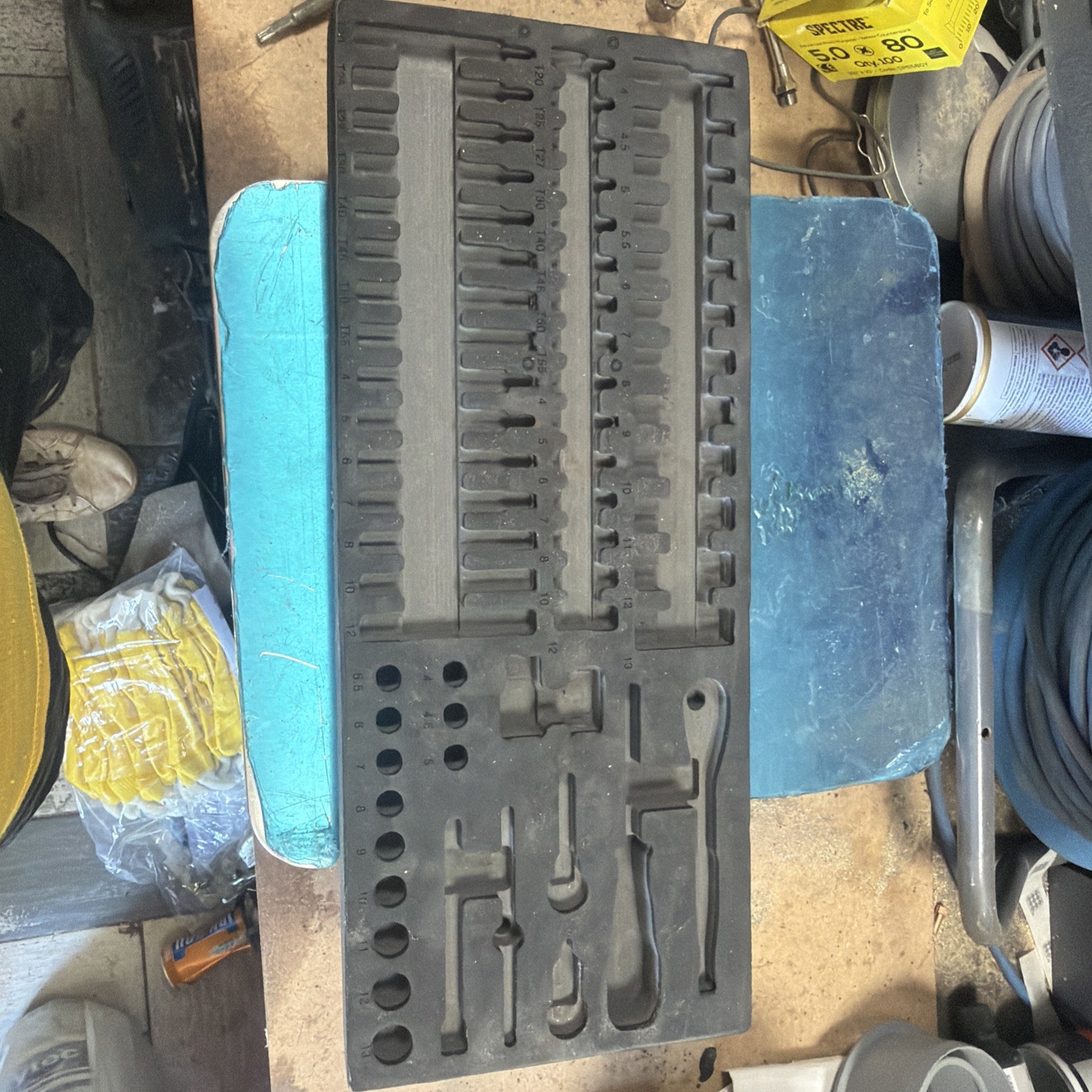 Empty Halfords Foam Tray