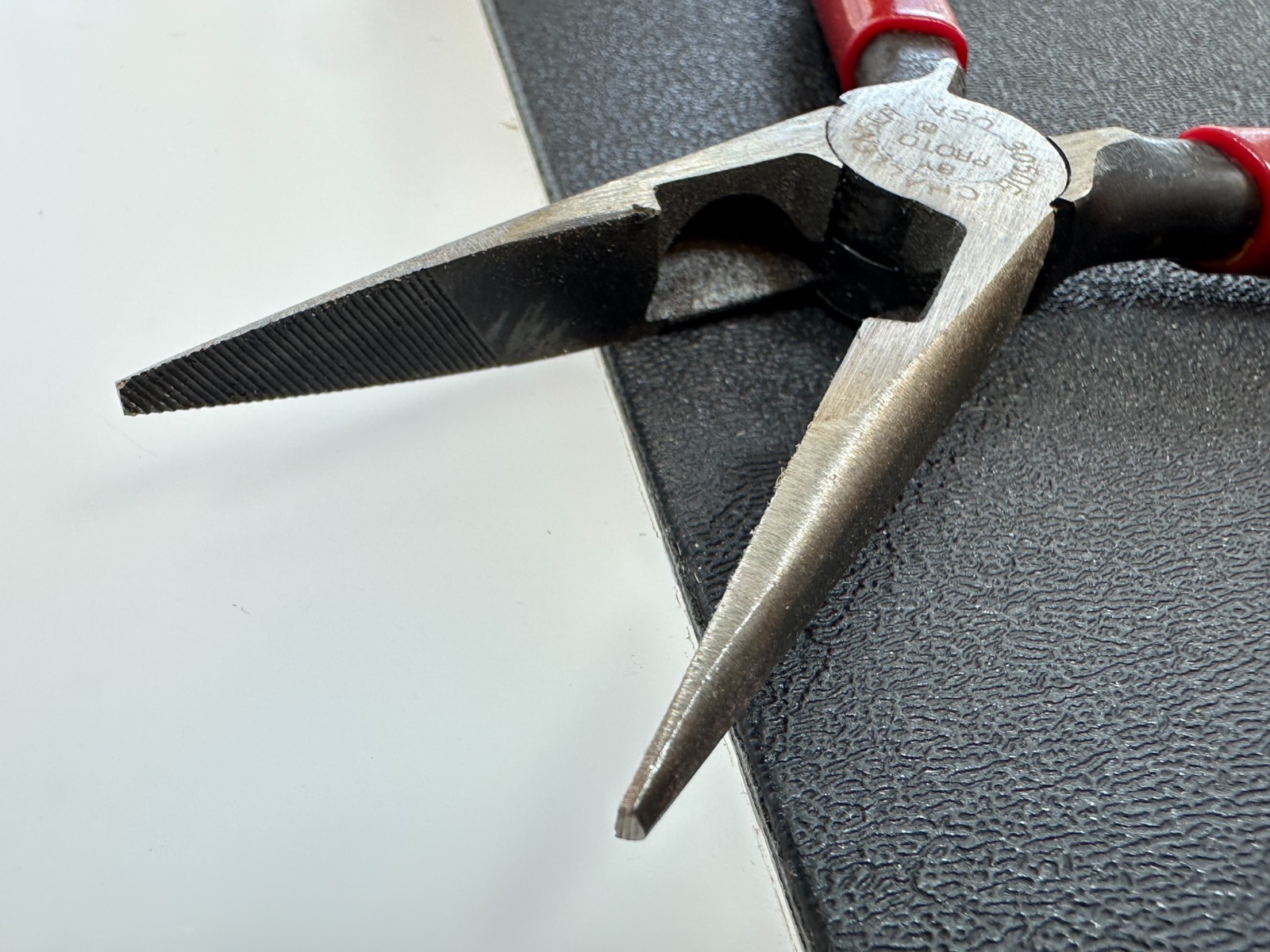 🇺🇸 CHALLENGER by Proto USA 3050G Needle Nose Pliers w/ Cutter, Red Grip, ~7″