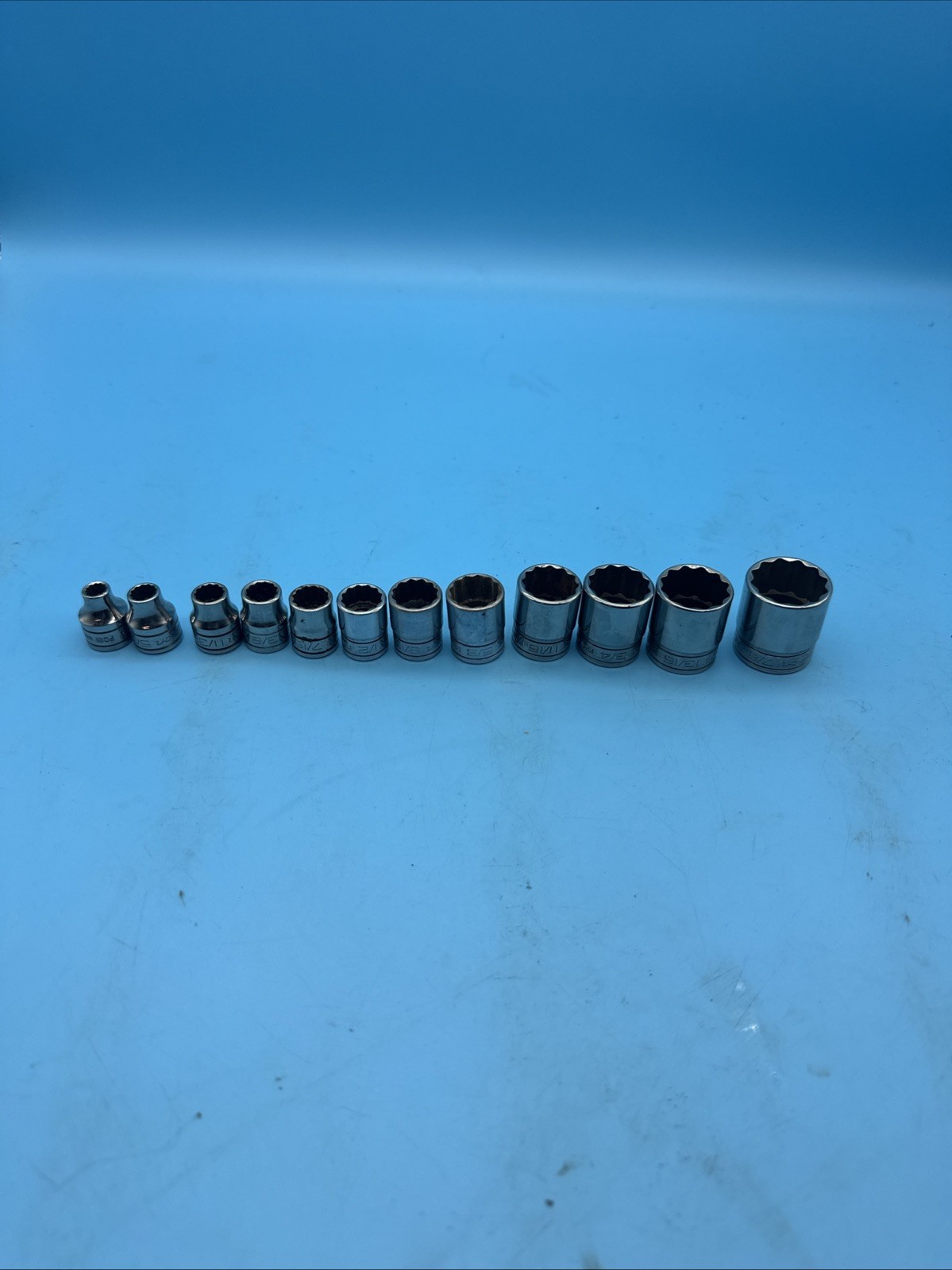Snap-On Tools Socket Set 3/8″ Drive 1/4″ to 7/8″ 12 Point 12 Pieces