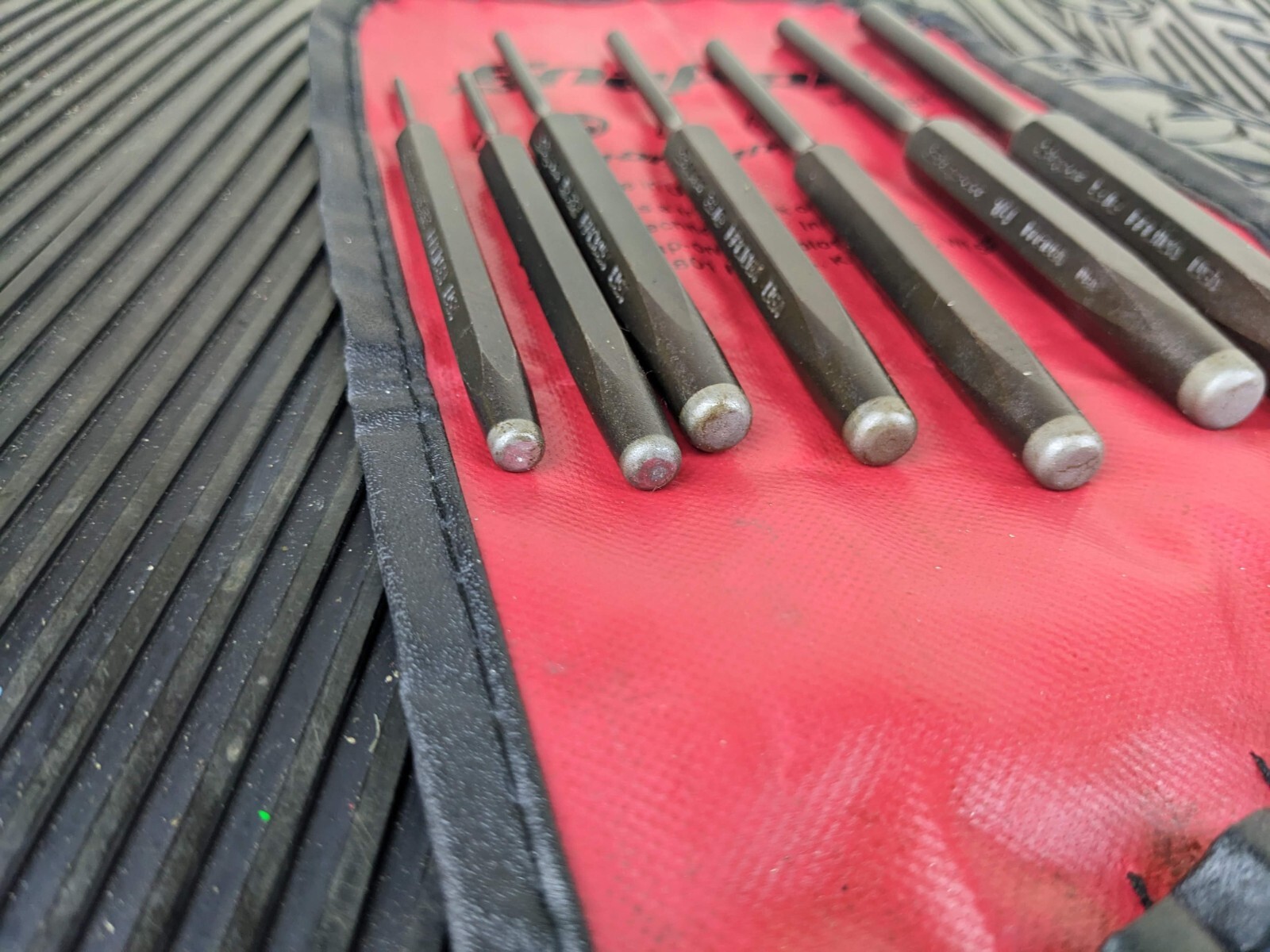 #bg302 Snap On Tools Punch And Chisel Set PPCD70BK 8-Piece