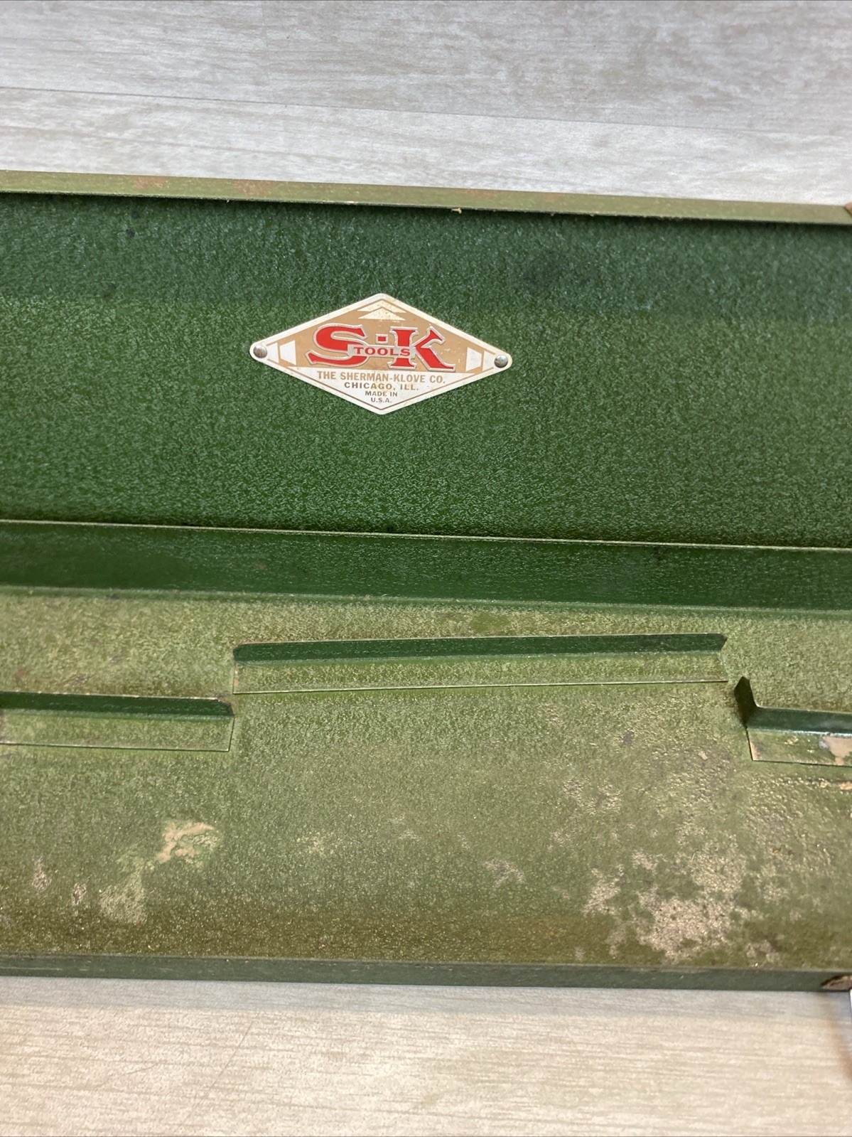 VTG S-K Tools metal toolbox with internal Dividers – Box only 17.5 Inch Large