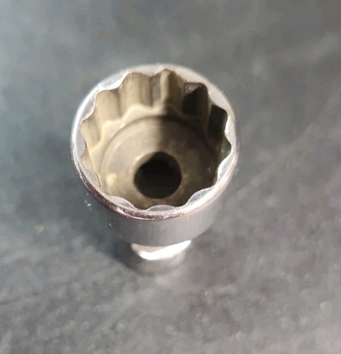Snap On 1/4” Dr 9/16” 12 Point Shallow Swivel Socket TMU181A No Marks
