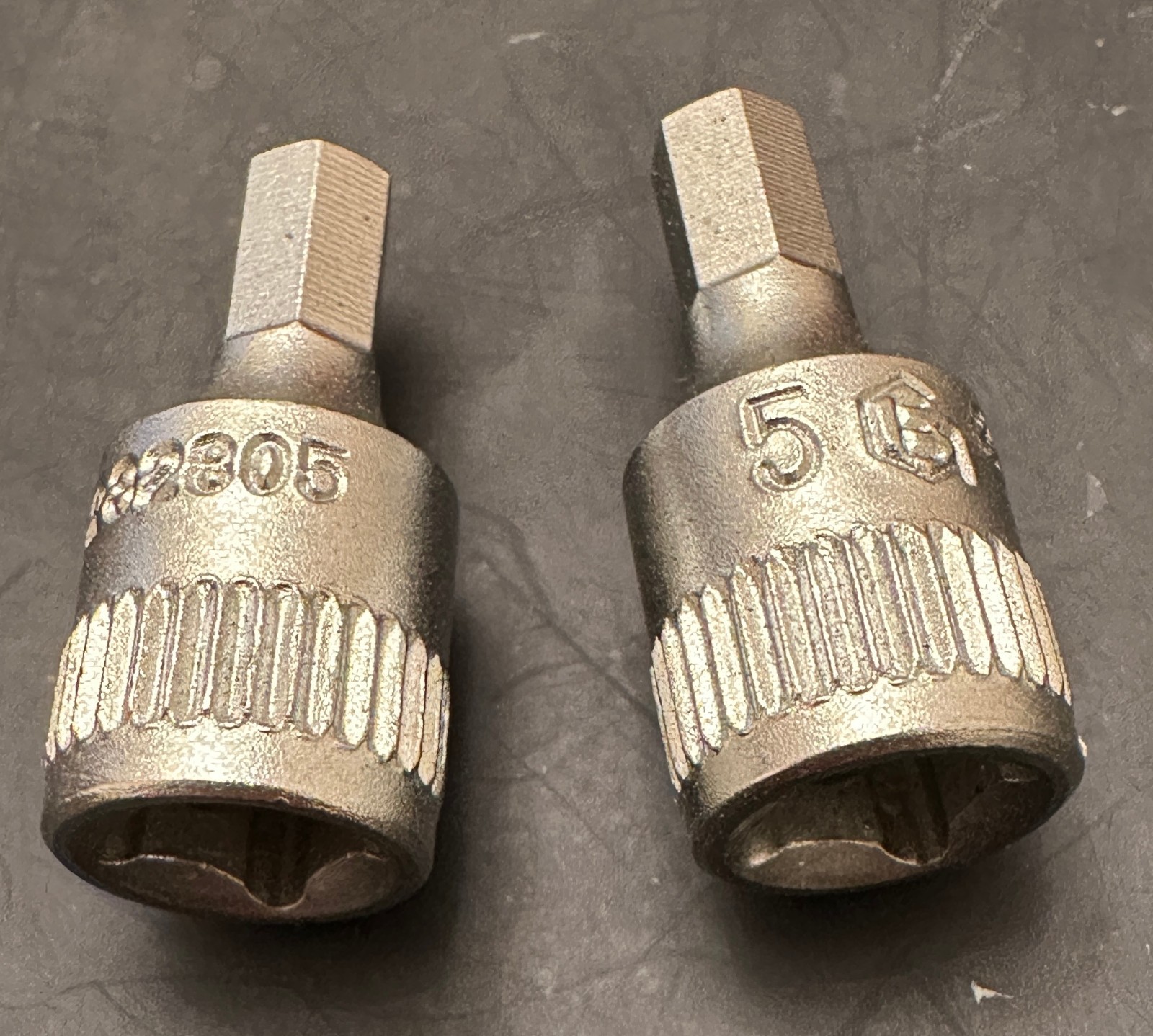 5mm hex (2) – 1/4inch socket GENIUS TOOLS 232805 – New