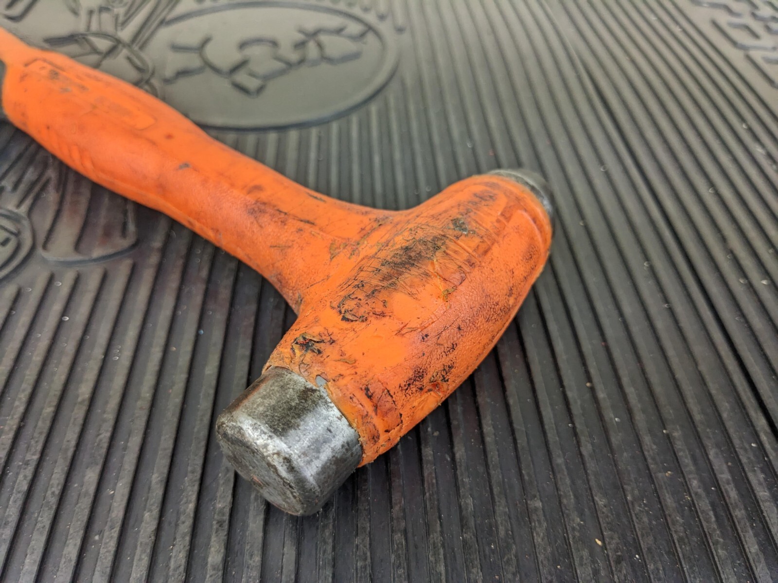 #bf044 Snap-on Tools USA ORANGE 8oz / 225g Soft Grip Dead Blow Hammer HBBD8O