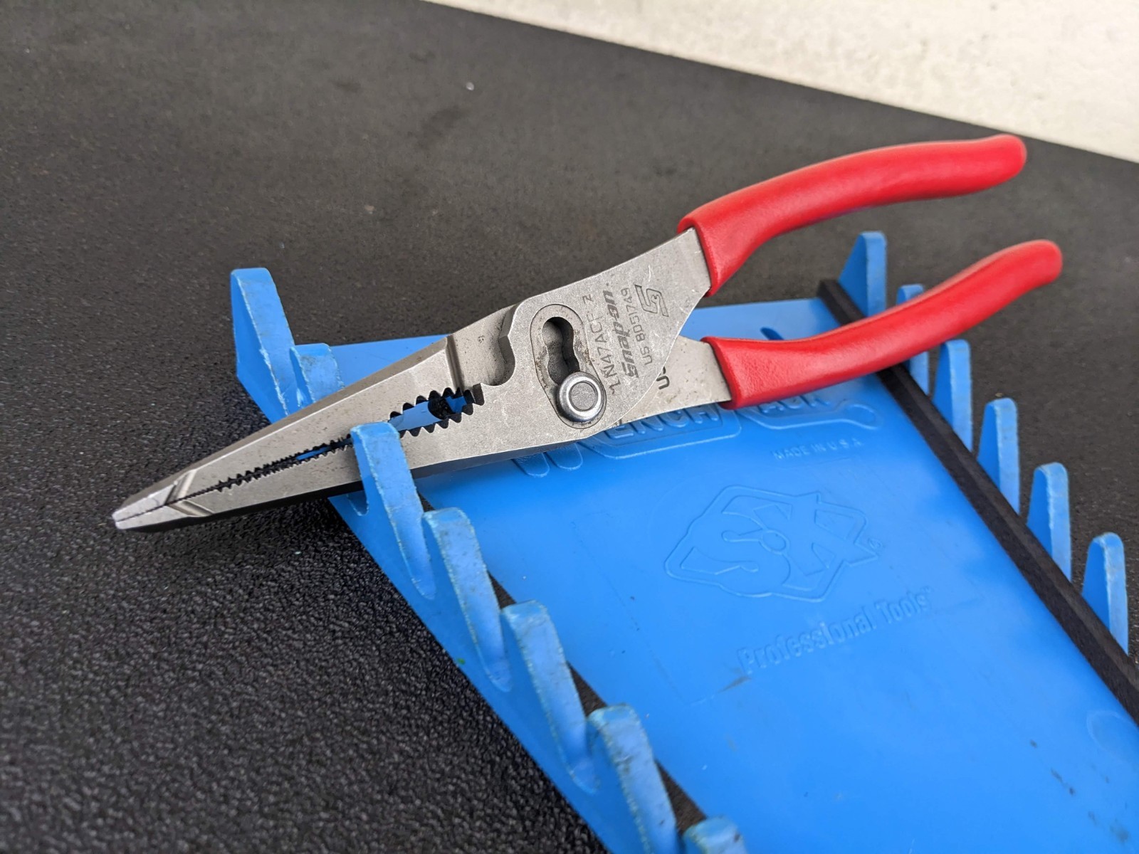 #bo172 SNAP ON LN47ACF 9″ Talon Grip Long Nose Slip Joint Pliers RED USA TOOLS