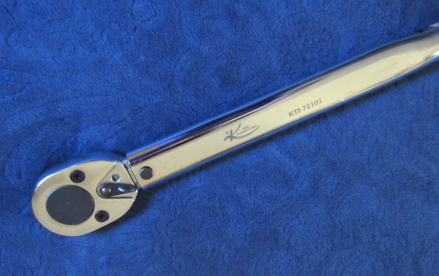 K TOOL INTERNATIONAL KTI-72101 1/2″ Drive Torque Wrench with Case