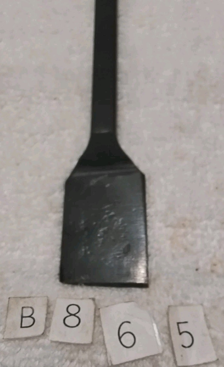 PLASTIC HANDLE GASKET SCRAPPER 9″×1″