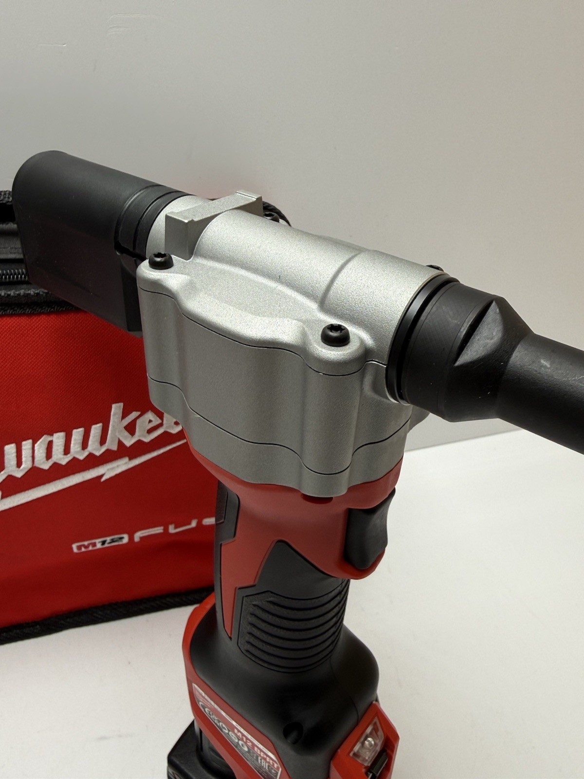 Milwaukee M12BPRT-201X 12V Pop Rivet Gun Cordless Brushless With 6 Ah Battery