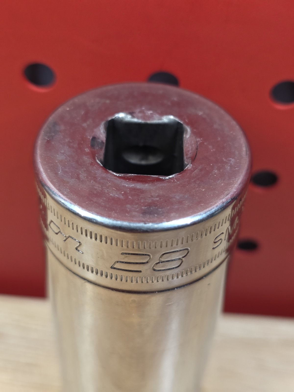 Snap-on Tools SM28 28mm 1/2″ Drive Metric 12-Point Deep Chrome Socket USA