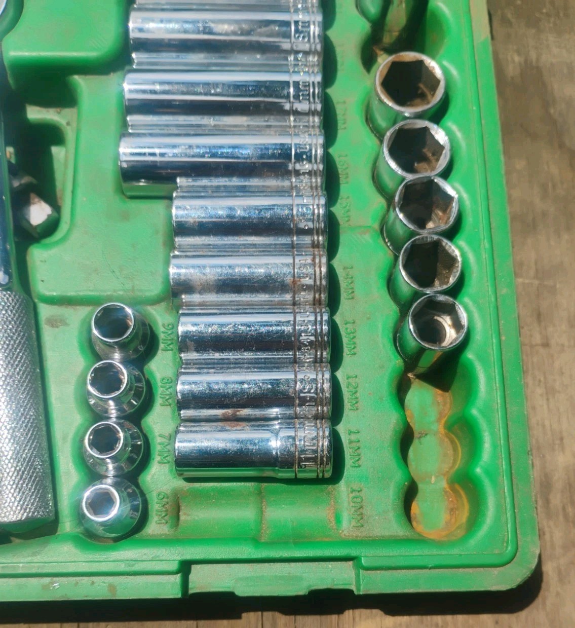 Incomplete Set – SK Tools USA 94547 Standard & Metric 3/8″ Drive Socket Set