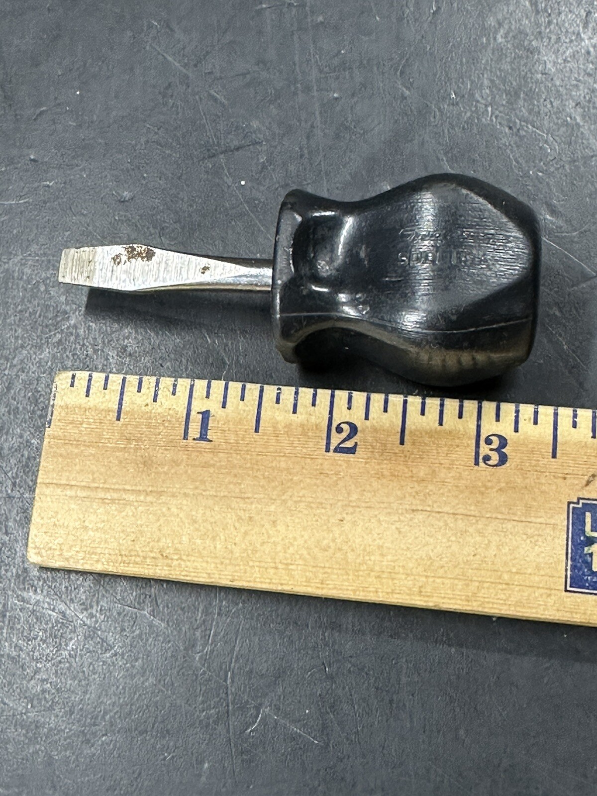 Snap On Flat Tip Stubby Hard Black Handle Grip Screwdriver SDD1 1/4» tip