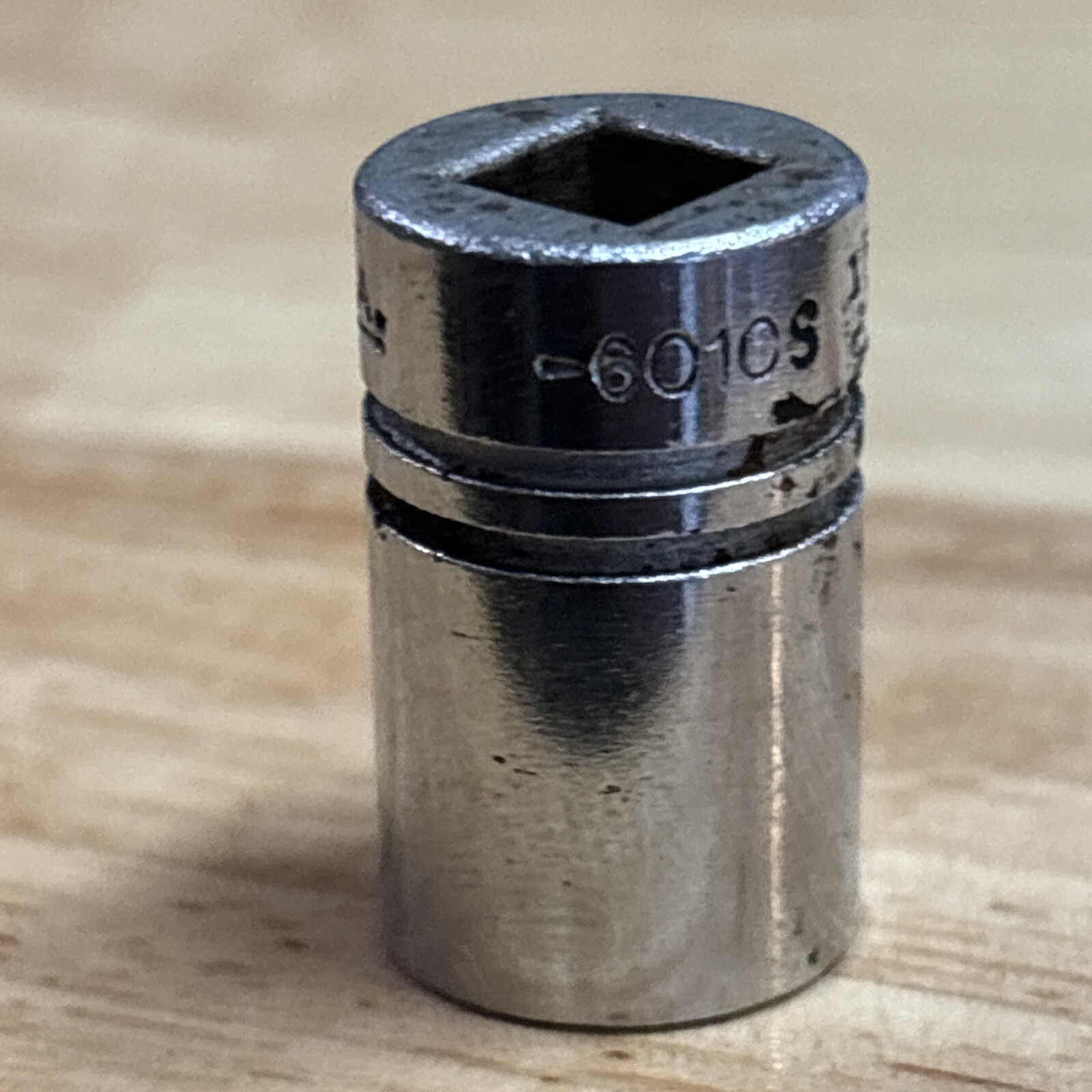 Indestro Select 5/16″ Shallow Socket 1/4″ Drive 8 Point Double Square 6010S USA