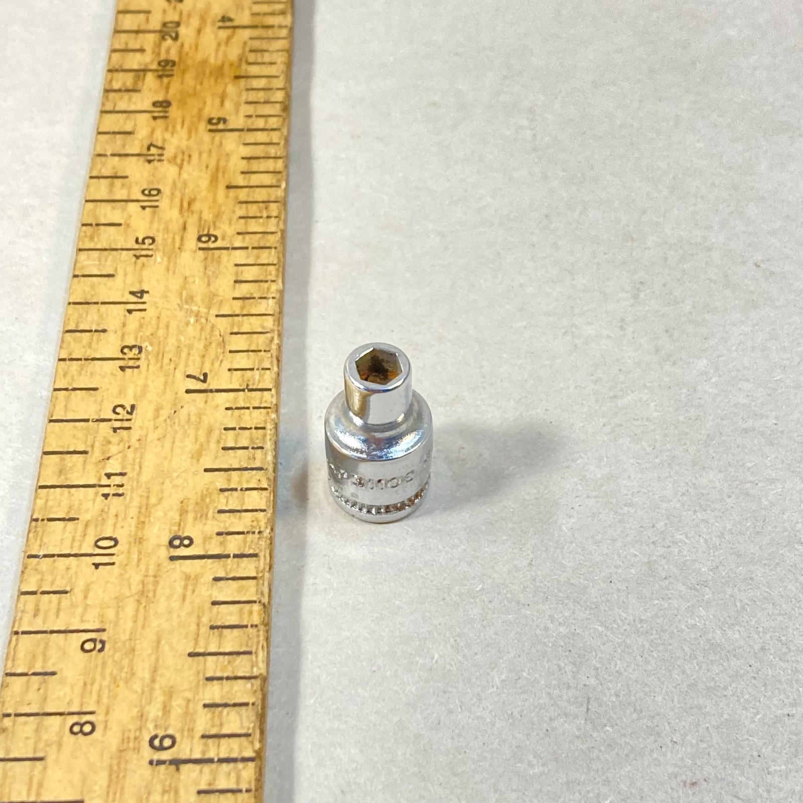 Kraeuter 3/16″ Socket 1/4″ Drive 6 Point SAE #31106 USA