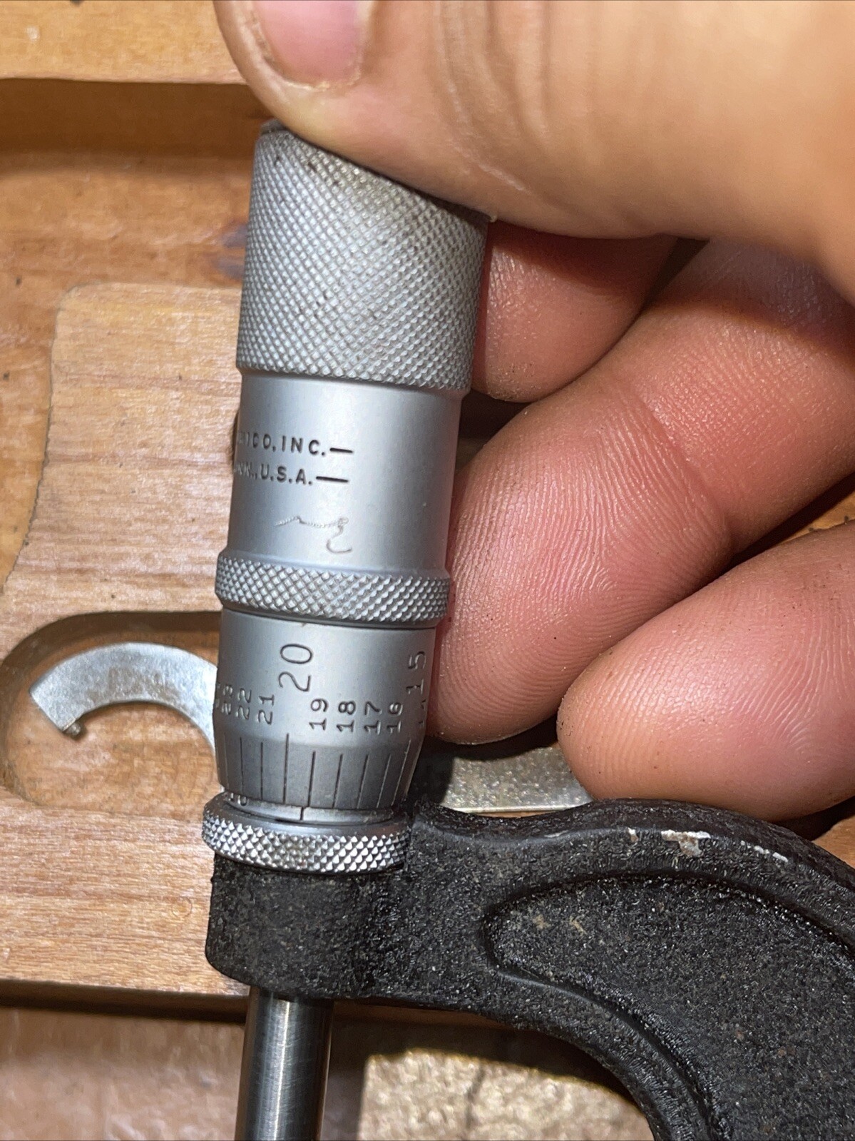 Scherr Tumico USA 25 – 50 MM Outside MICROMETER .97 – 1.97 Inch With Box 1-2