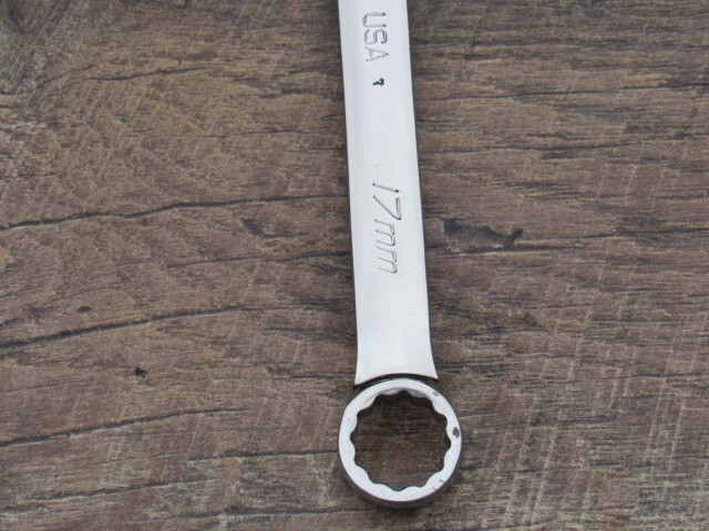 SNAP ON 17MM OEXM170B 17MM OPEN END 12 POINT BOX END COMB. WRENCH 17 MM USED