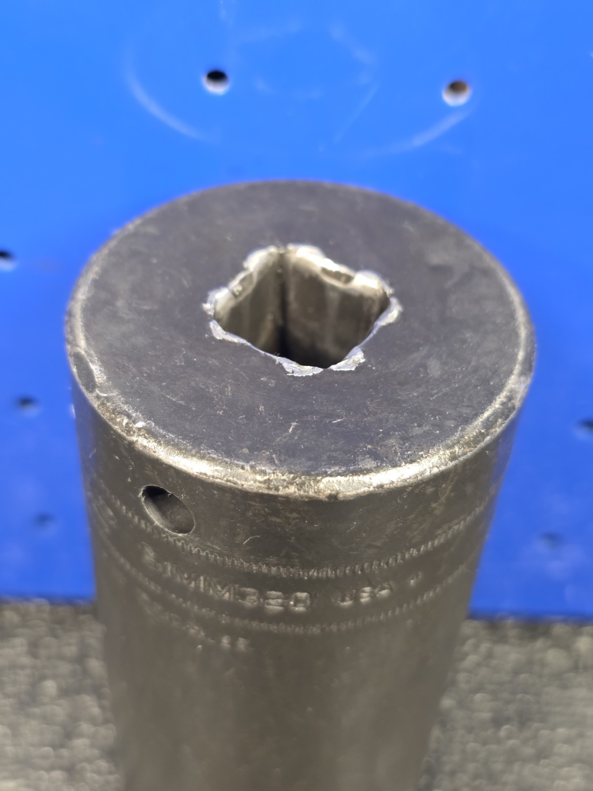 Snap-on Tools SIMM320 32mm 1/2″ Drive Metric DEEP 6-Point Impact Socket USA