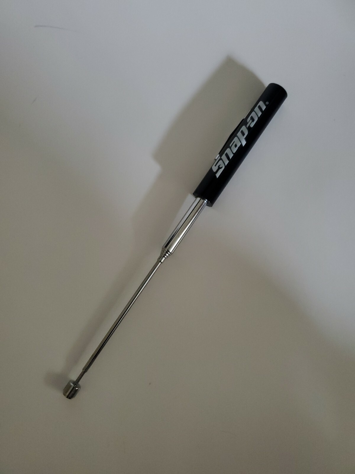 Snap-on Tools MAGNETIC PICK UP TOOL – TELESCOPING UP TO 24″ .BLACK. NEW!!!!!!!!!