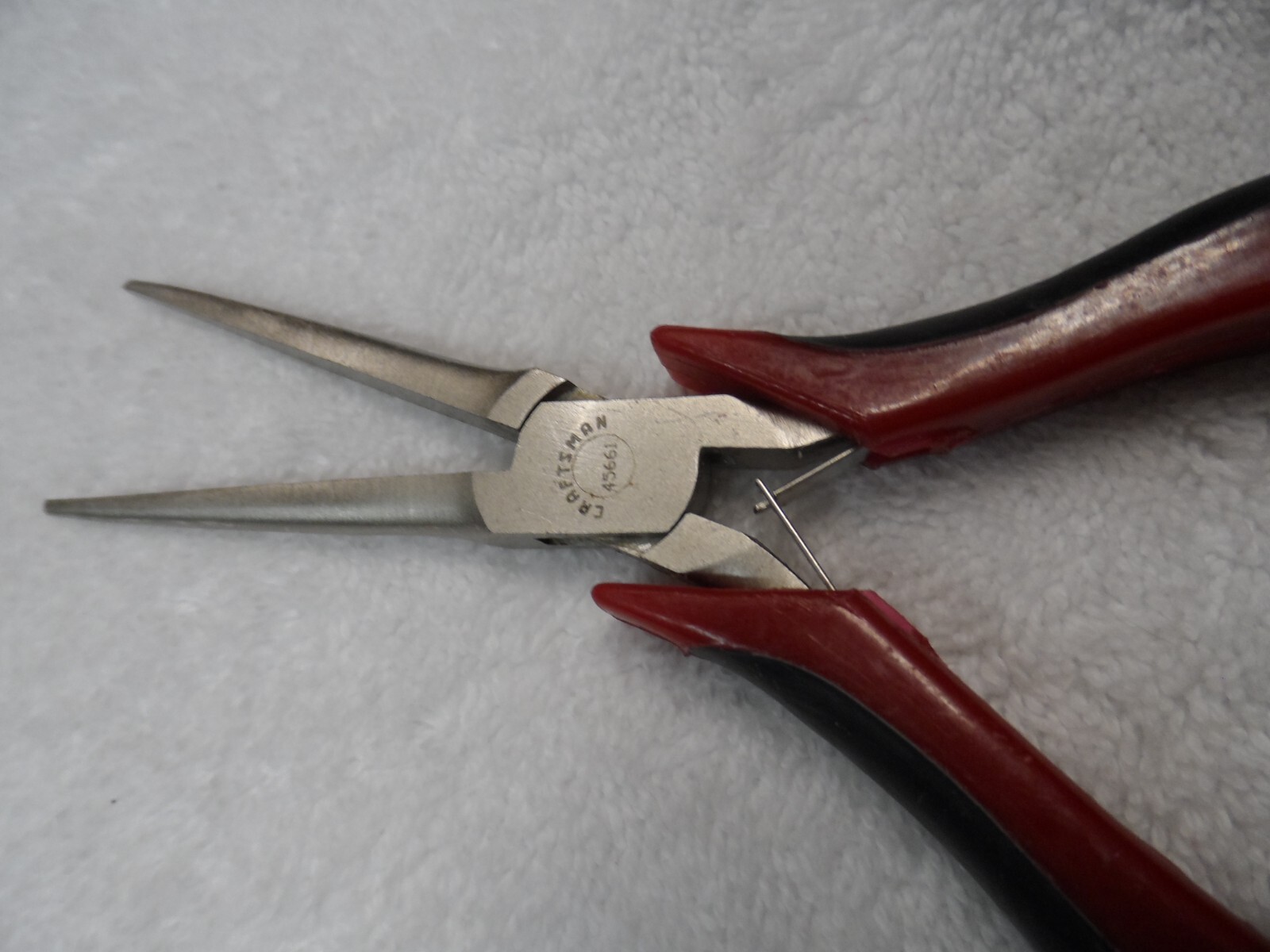 Craftsman Professional 5-1/2″ Needle Nose Precision Pliers PN 45661 (red/black)