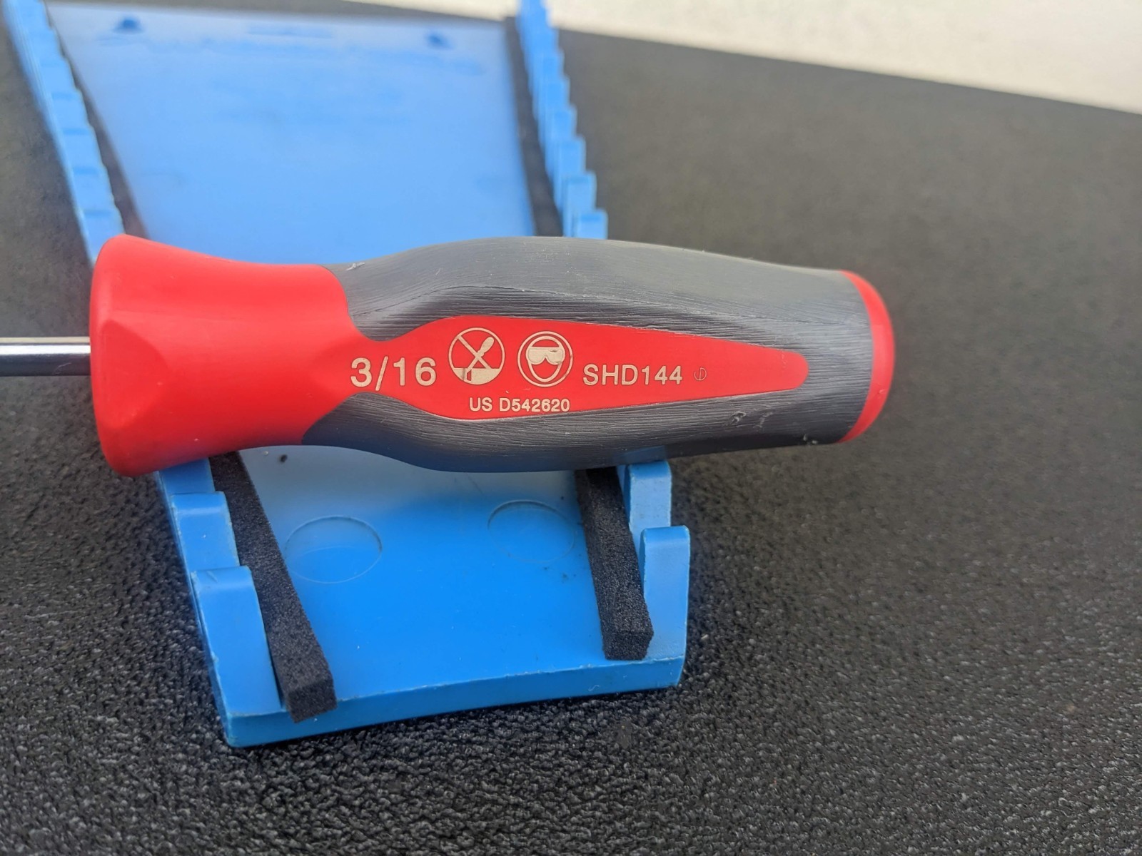 #bh456 Snap-on 3/16″ RED Flat Head Cabinet Screwdriver SHD