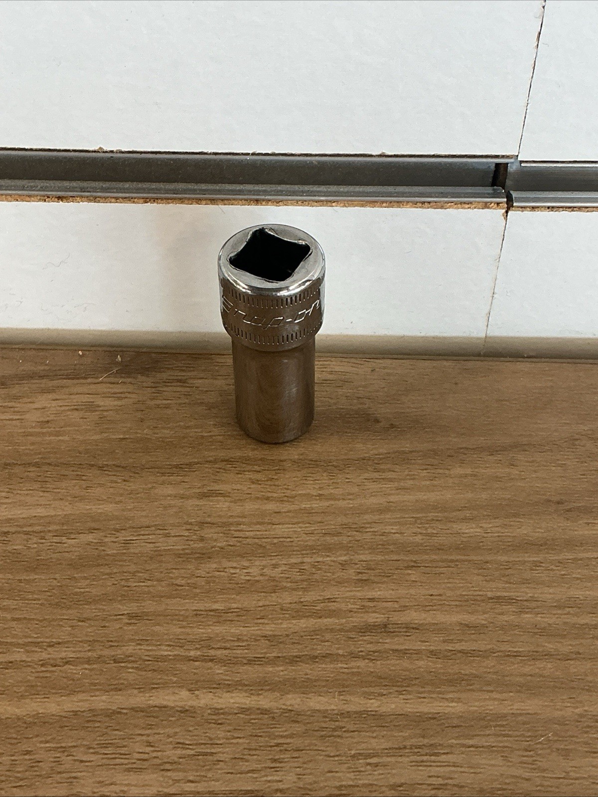Snap-On FMS10A 10mm Metric 3/8″ Drive 12 Point Semi Deep Chrome Socket