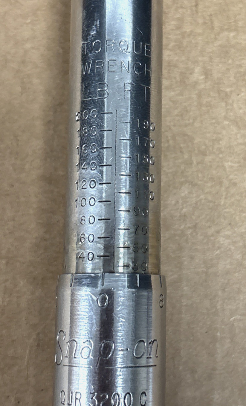 Snap-on Professional-Grade 1/2″ Drive Click-Type Torque Wrench QJR 3200 C