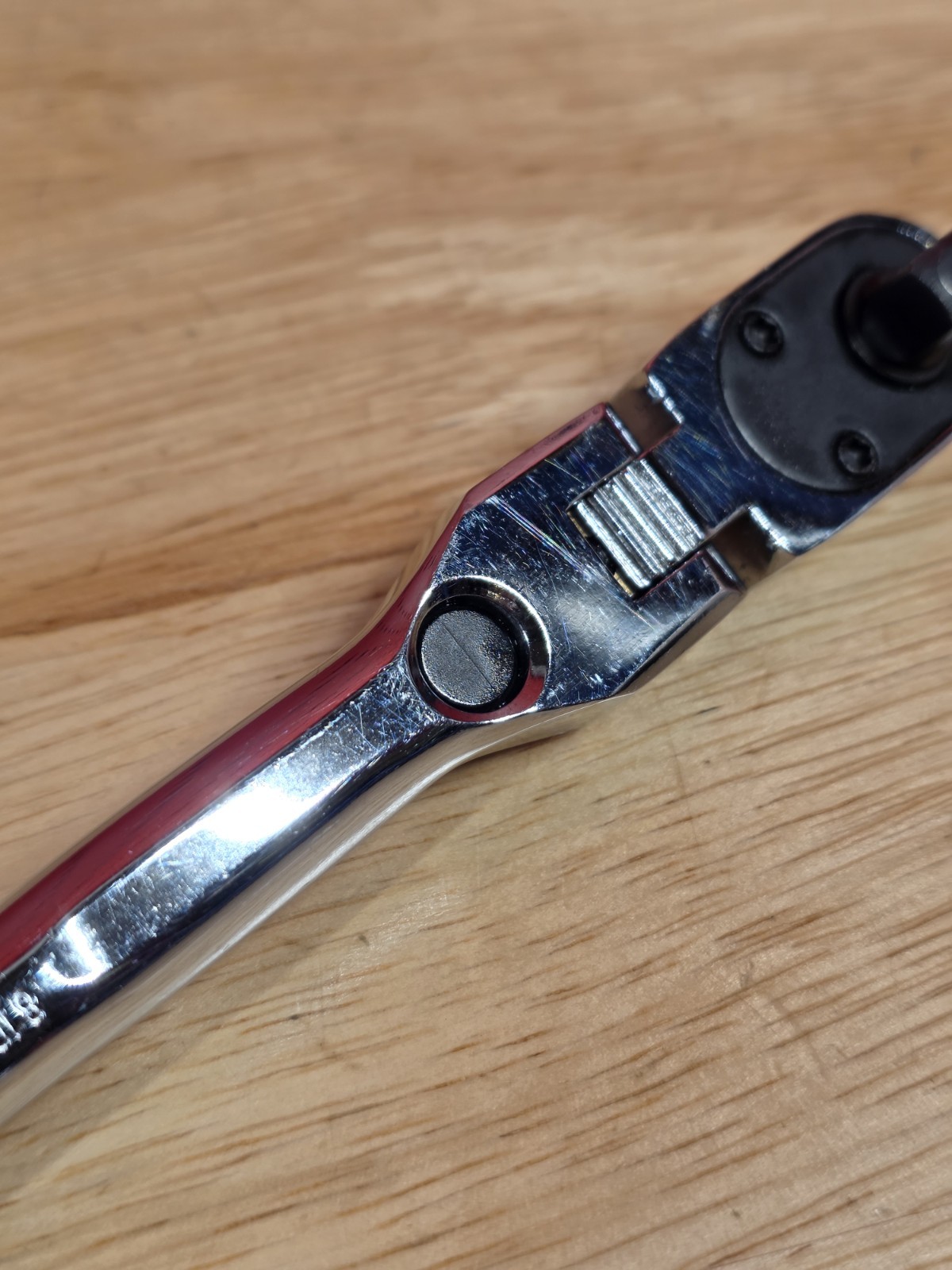 GEARWRENCH 81055 1/4″ Drive 9″ Cushion Grip 120XP Locking Flex Head Ratchet NICE