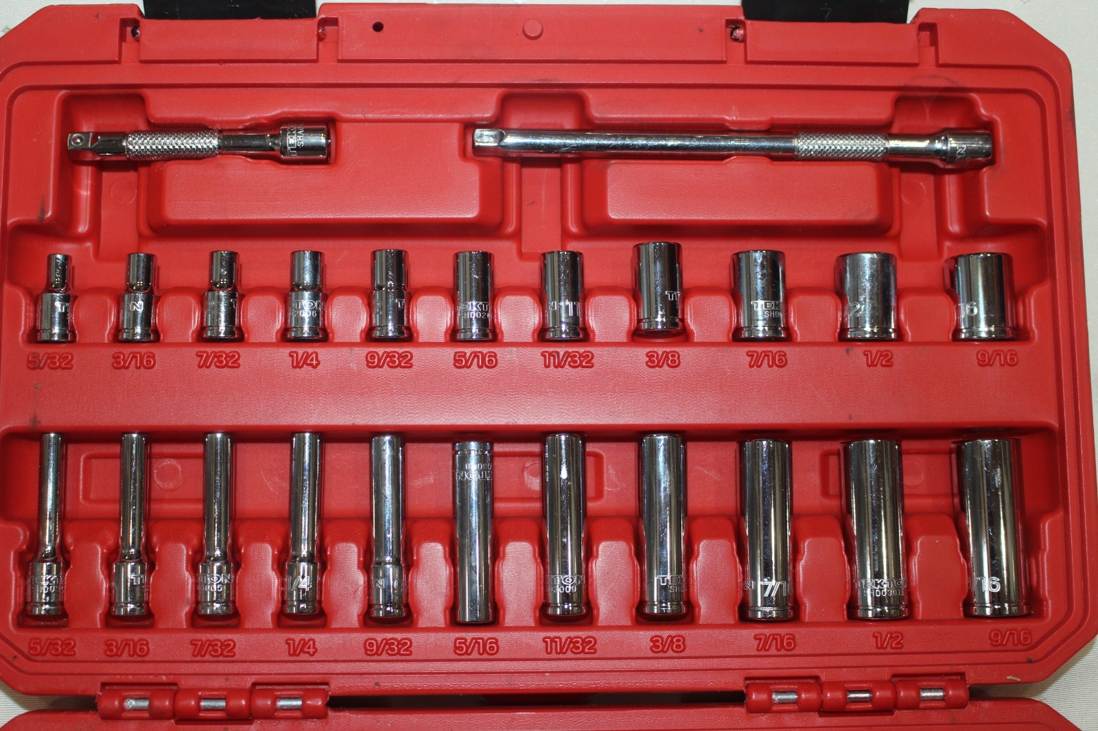 54 Piece Tekton 1/4″ Drive 6 Point Socket & Ratchet Set in Case – EUC