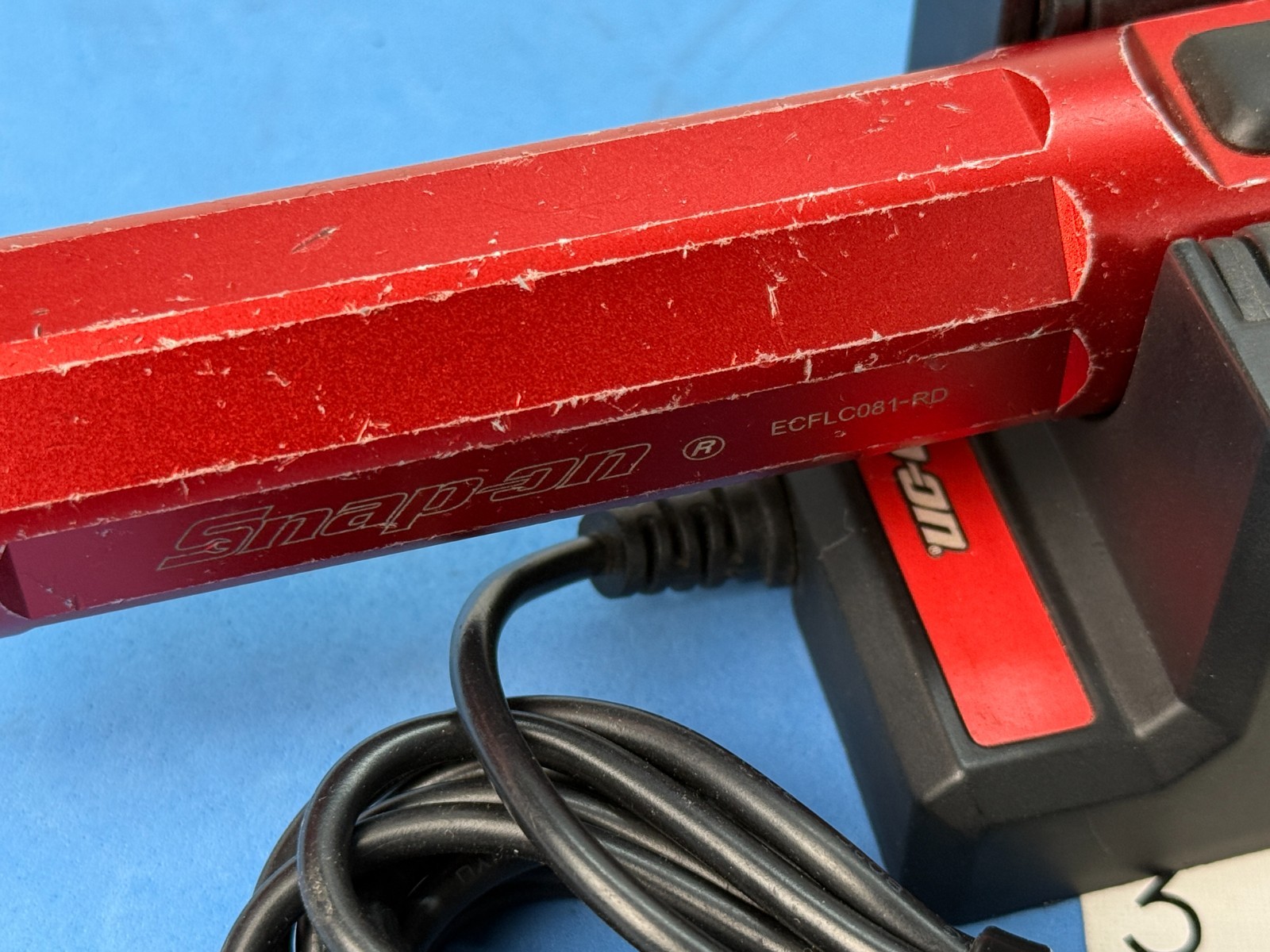 Snap on 8″ Wall-Mount Rechargeable Aluminum LED Flashlight ECFLC081 RARE