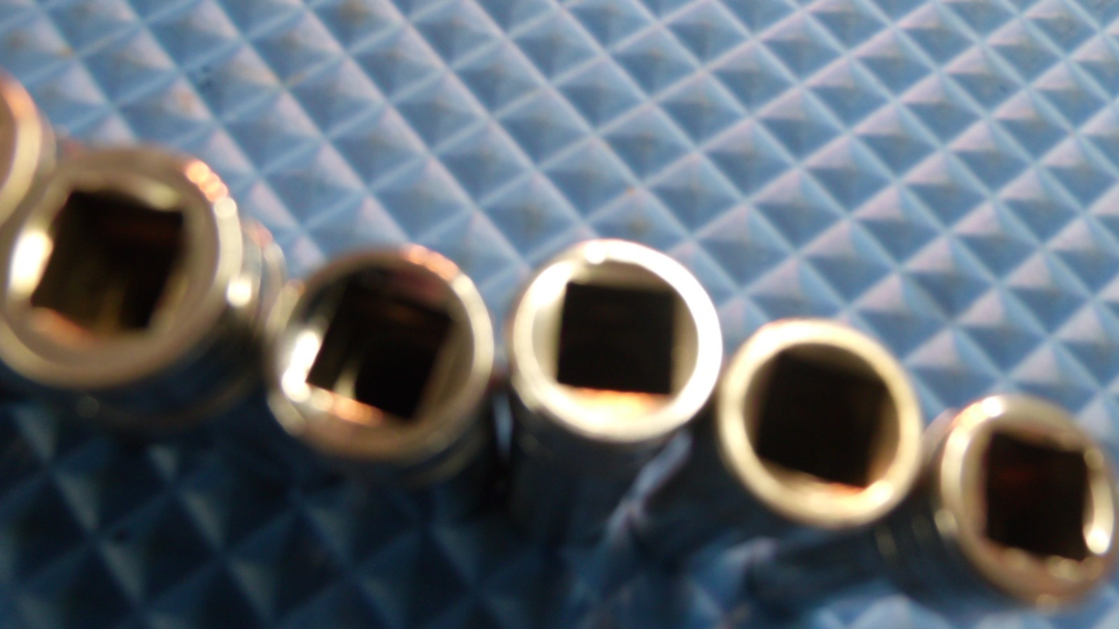 9 PCS. «SNAP-ON» U.S.A. 3/8″ DRIVE 12 POINT DEEP SOCKETS: 5/16 – 7/8″ ON CLIP