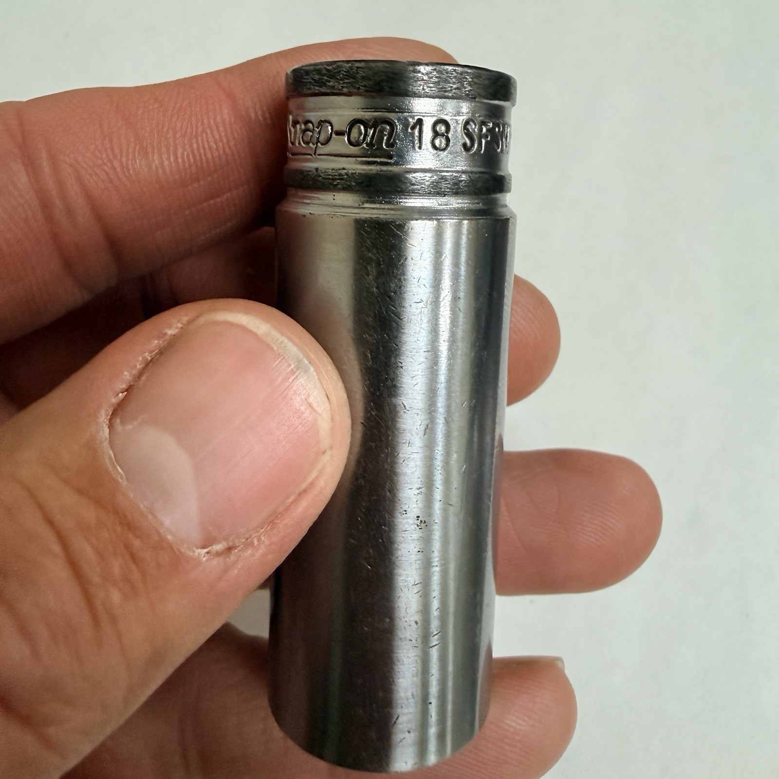 Snap-on Tools 18mm Deep Socket 3/8″ Drive Metric Chrome 6-Point SFSM18 SFSM-18