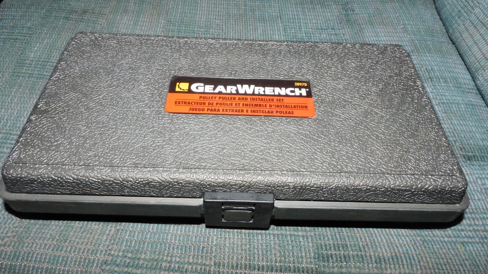 Gearwrench 2897D, is a Professional-grade 12-Piece Pulley Puller, New Unused Set