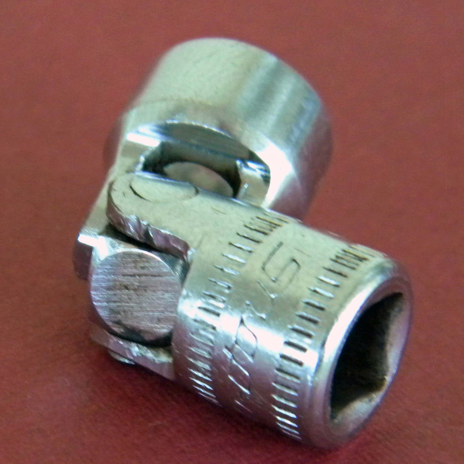 Snap-On TMUSM10 1/4″ Drive 6PT Metric 10MM Chrome Universal Swivel Socket, USA