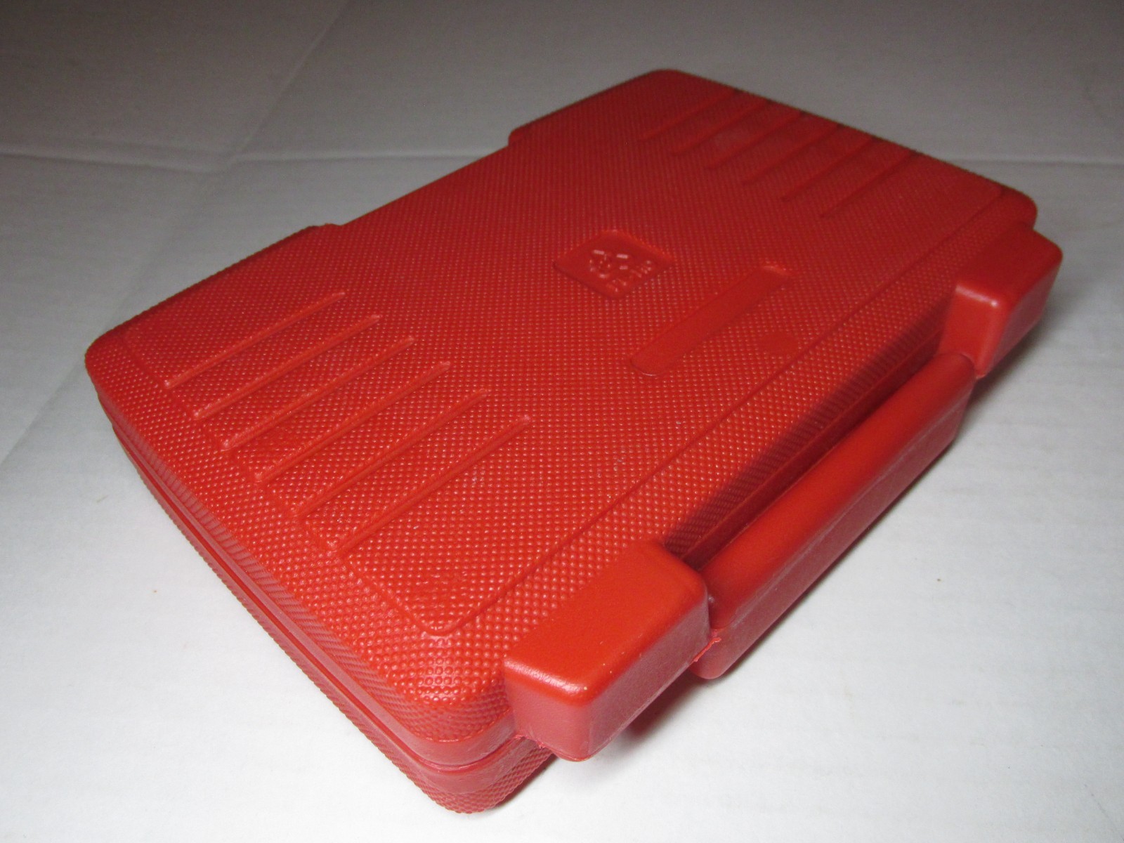 CTA Red Plastic Case for 1463 Half-Metric Flip Socket 5 PC Set – case only