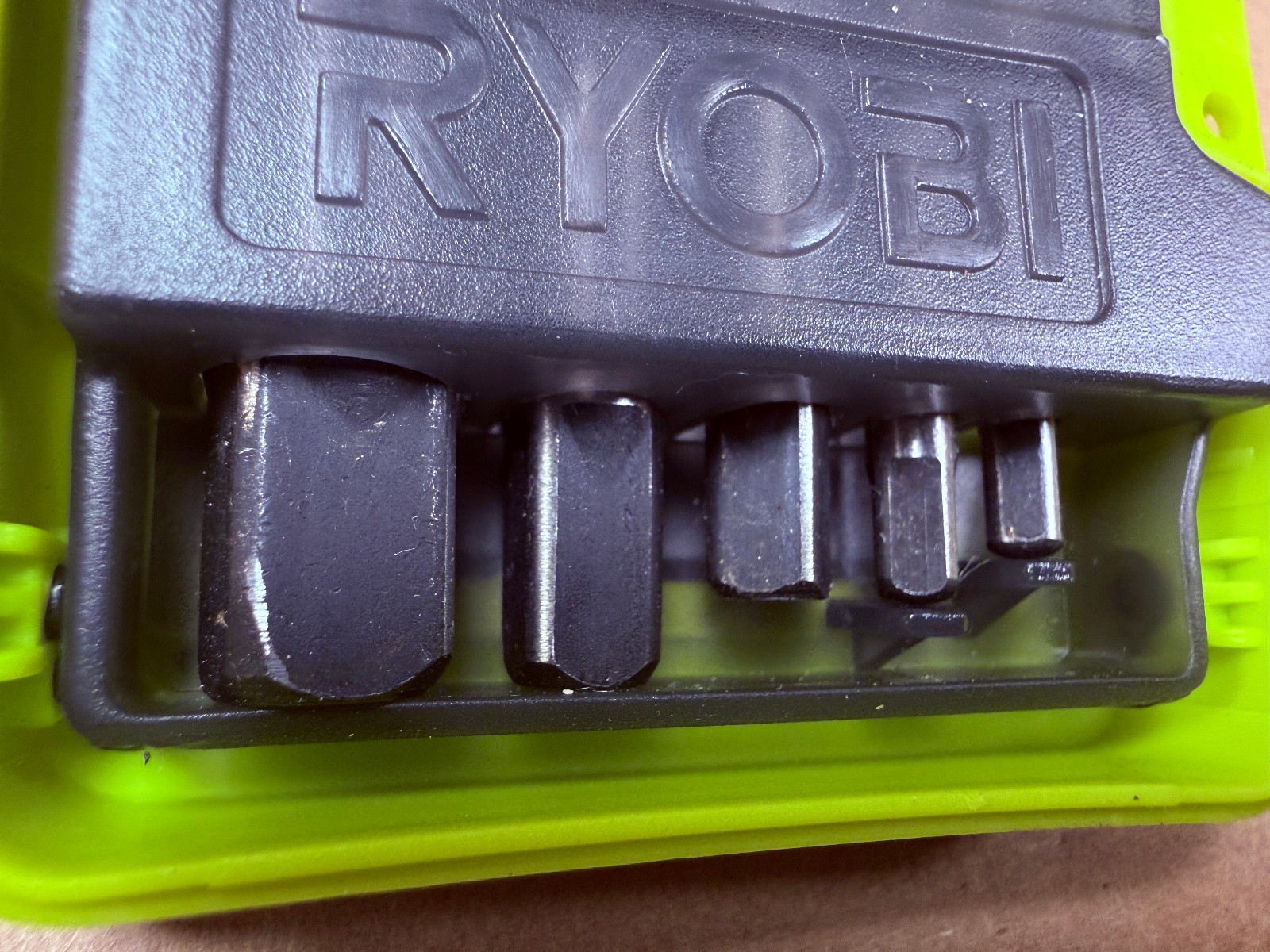 Lightly Used? – RYOBI Spiral Screw Extractor Set – 5 Piece A96SE51