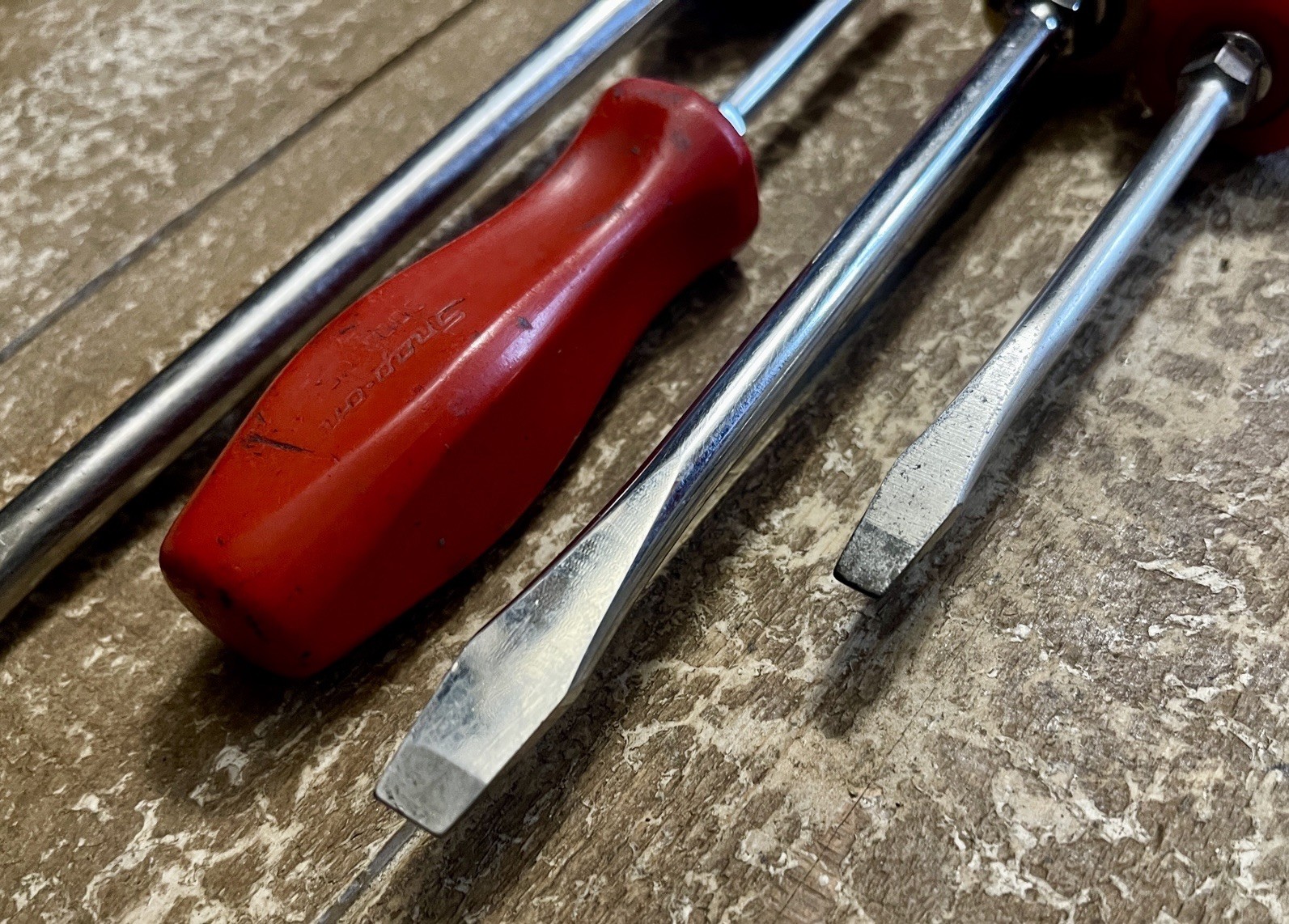 4 Snap On Flat Head Screwdrivers Red Yellow and Black USA Made