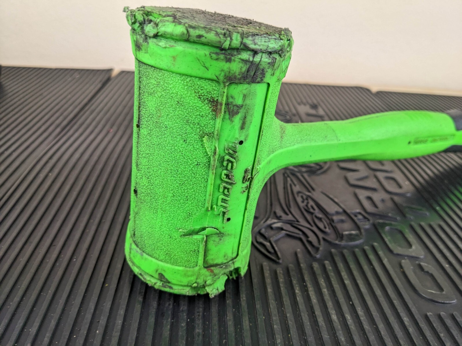 #as285 Snap-On HBFE48 Dead Blow 48-Ounce Soft Grip Hammer Green
