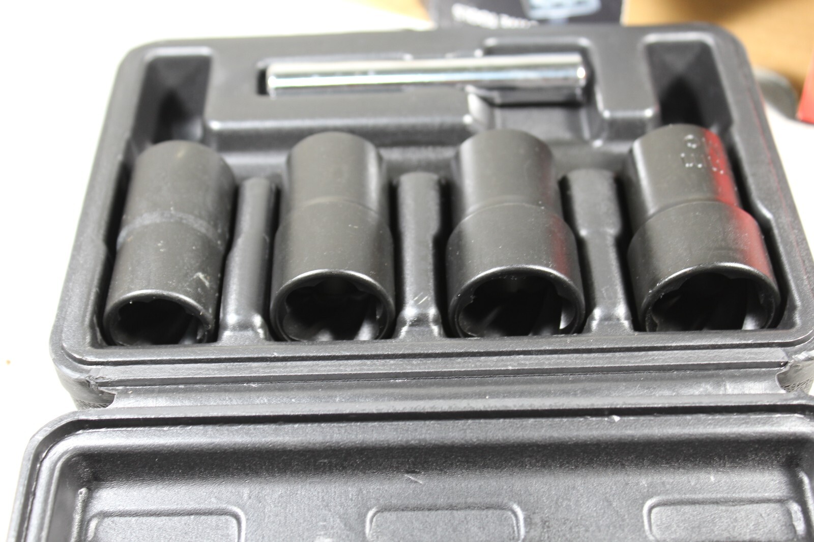 NEW Maddox Universal Locking Lug Nut Removal Set: 17mm, 19mm, 21mm & 22mm MC5-1