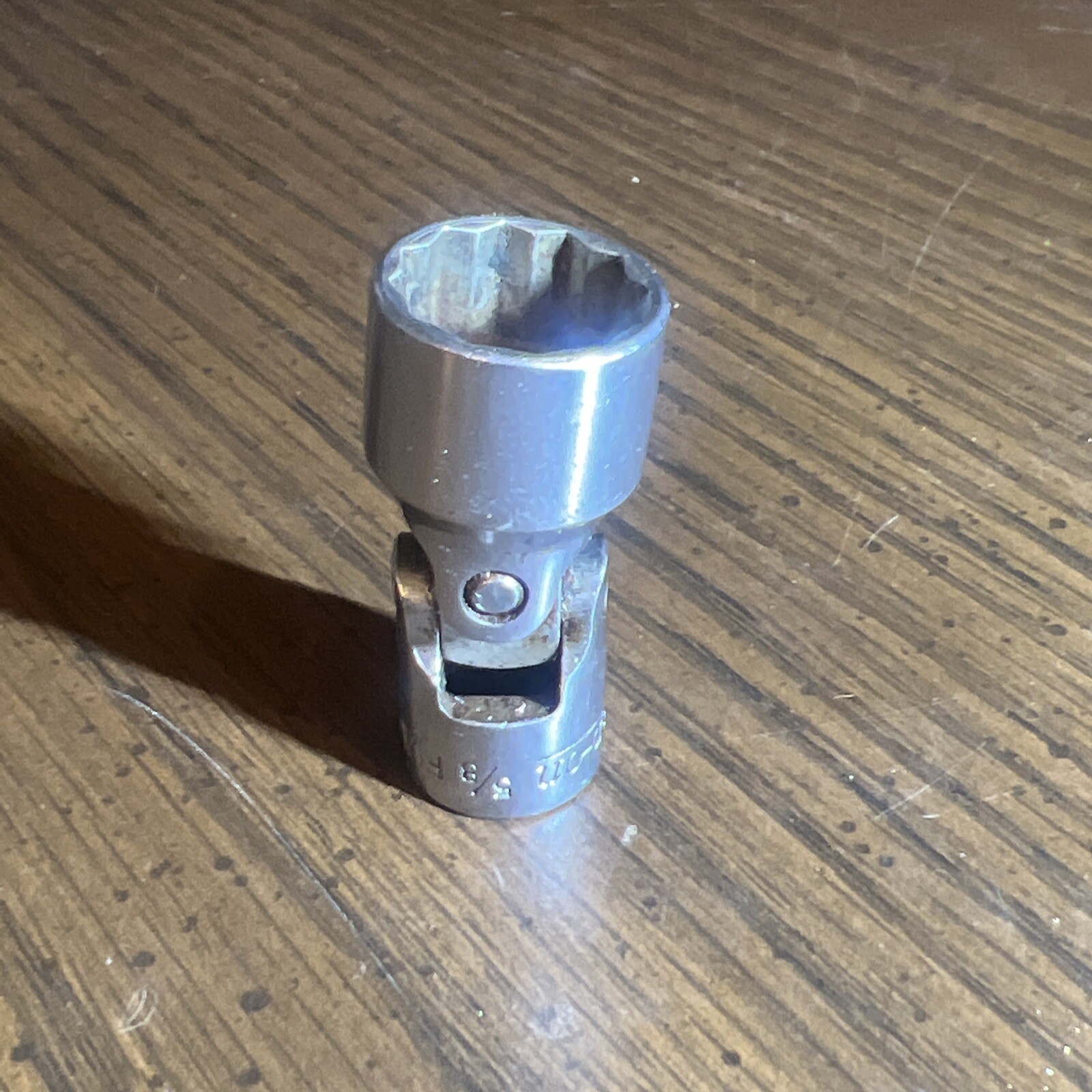 Snap On Tools 3/8” Drive 12-Point Universal Flex 5/8” Socket FVU20