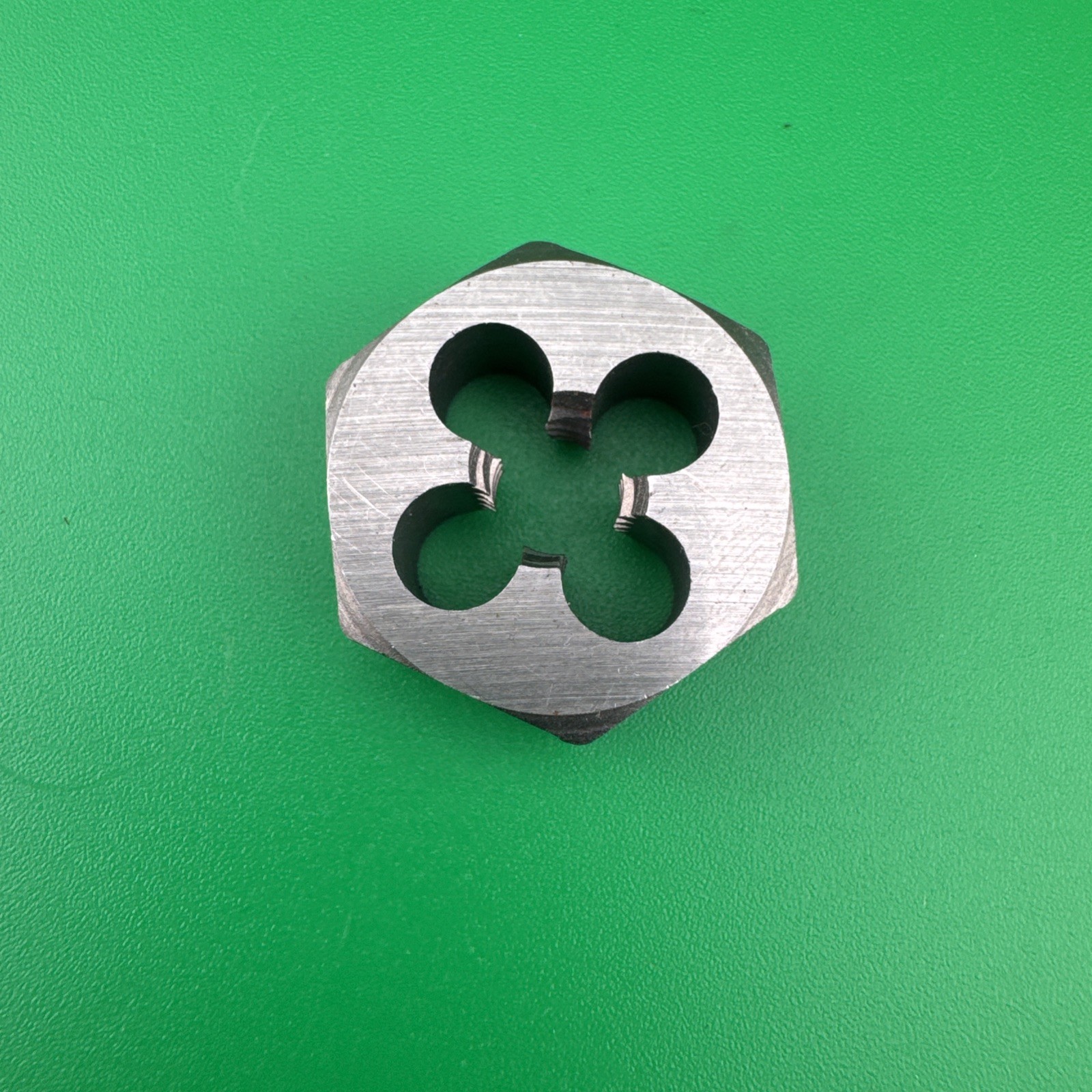 Mac Tools 6534DIA SAE Hexagonal Die 3/8″-16 NC – 1″ Shank