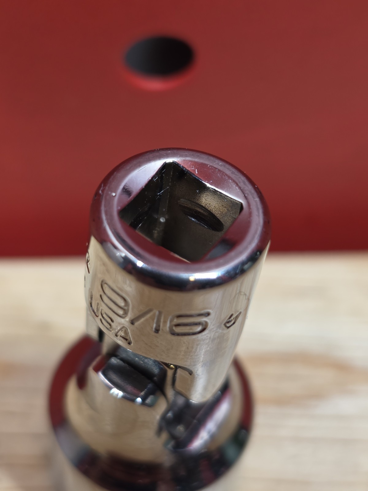 Snap-on Tools TMU181A 9/16″ SAE 1/4″ Drive 12-Point Universal Socket See Details