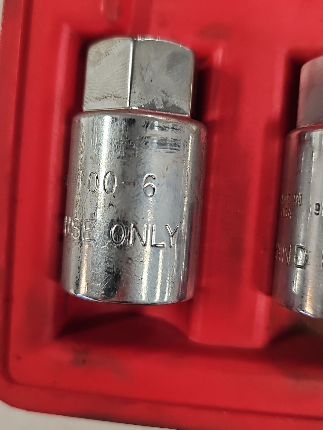 AST TOOLS 4PC Metric 1/2″ And 3/8″ Drive STUD REMOVER SOCKET SET