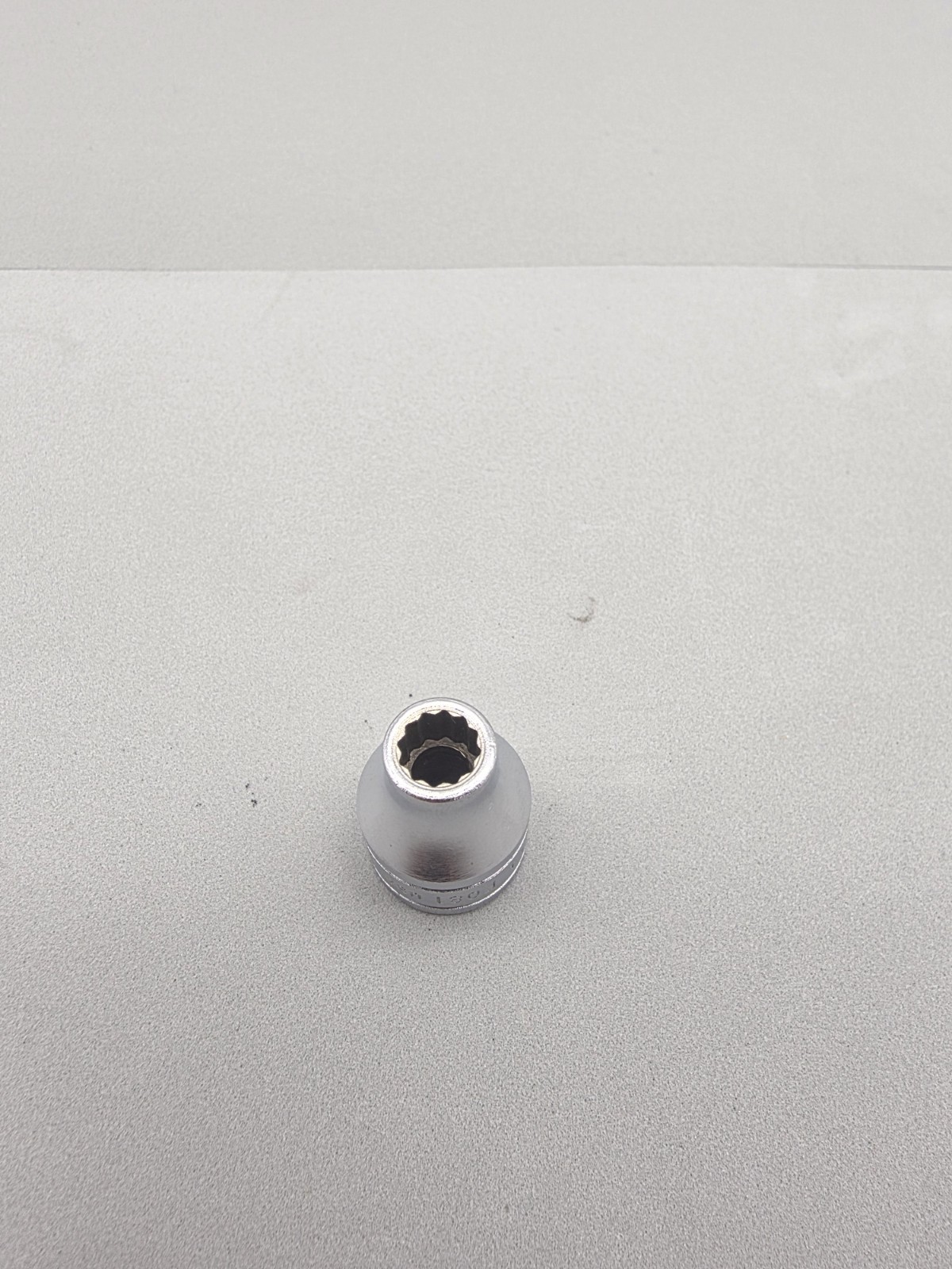 Snap On Tools 1/4″ Shallow Socket 3/8″ Drive 12 Point F081 USA