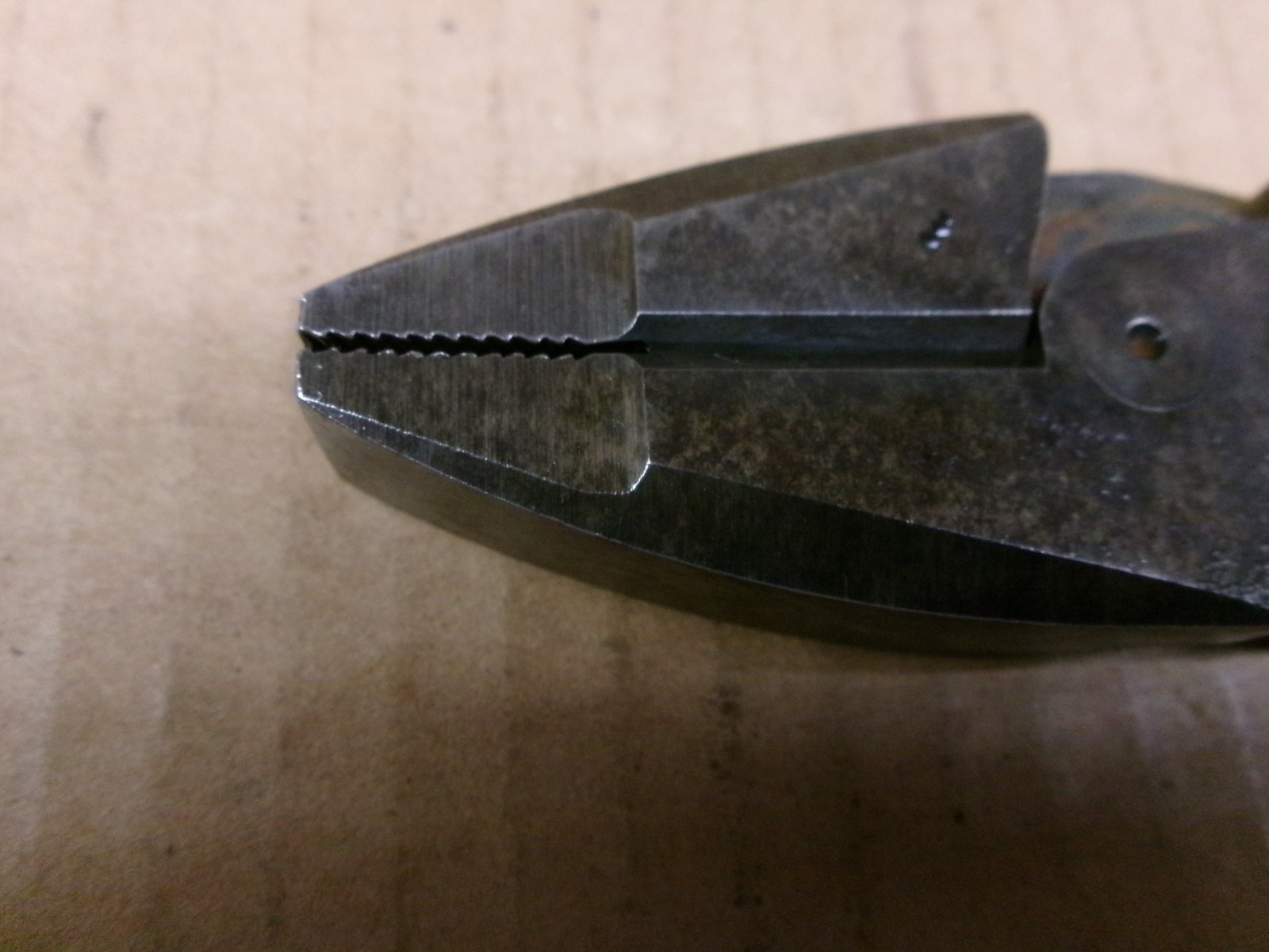 Knipex 9″ High Leverage Lineman Pliers No 0901240