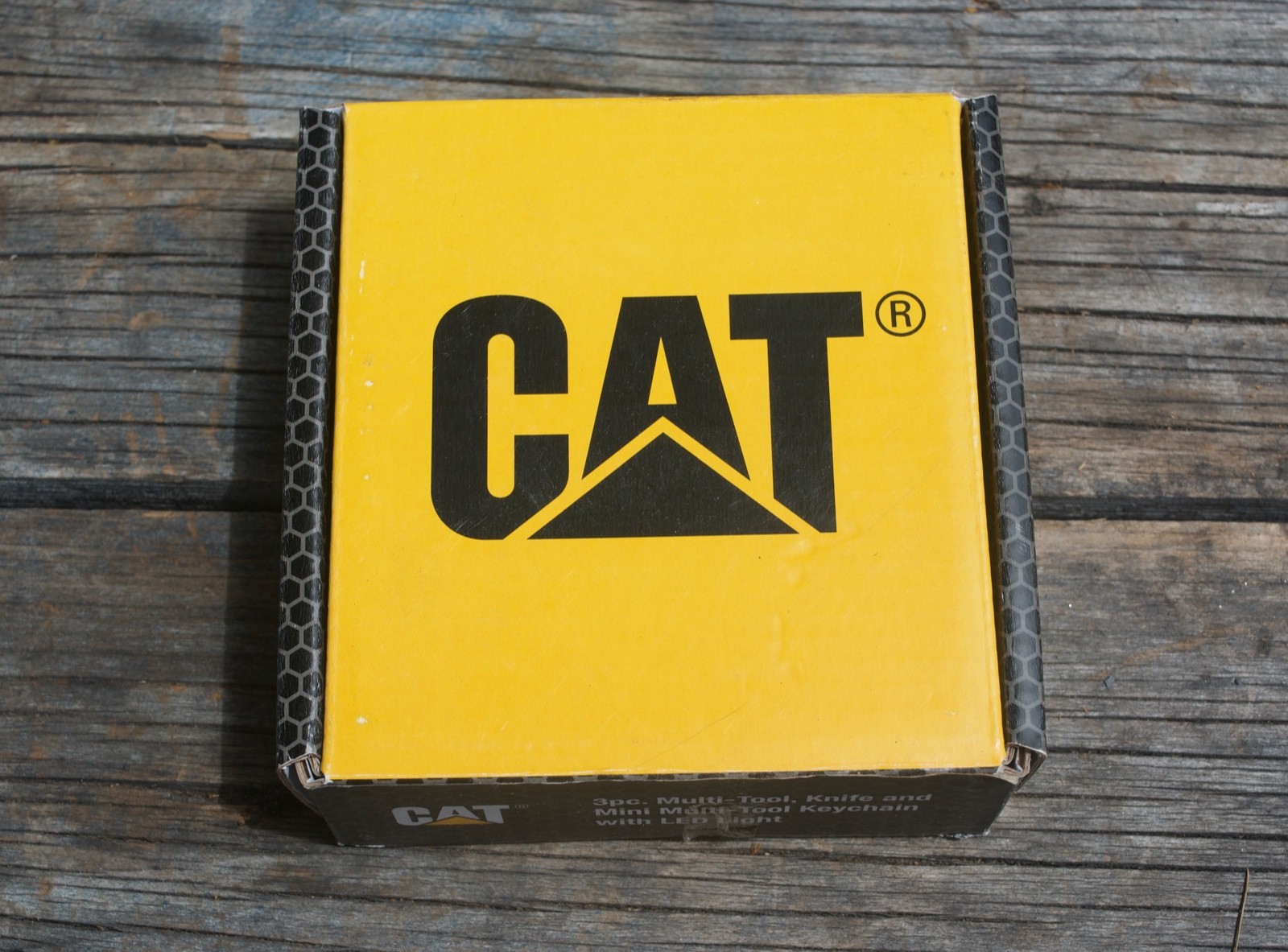 Cat 3 Piece Multi Tool, Folding Knife and Key Chain Tool Gift Box Set