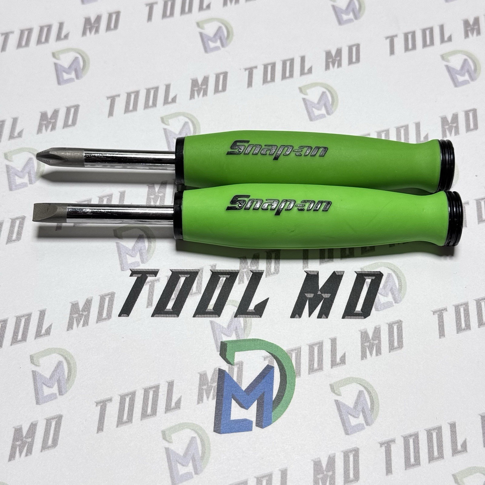 Snap-on Tools NEW 2pc CUSTOM REVERSE GREEN Ratchet Handle Stubby Screwdriver Set