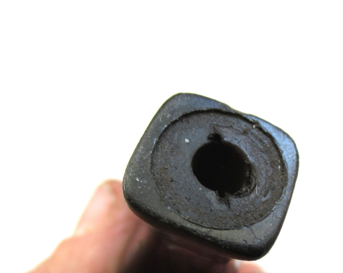 Snap-On Replacement Screwdriver Handle Black. ~3/4″ x 3-7/16″. 1/4″ Inside Diam