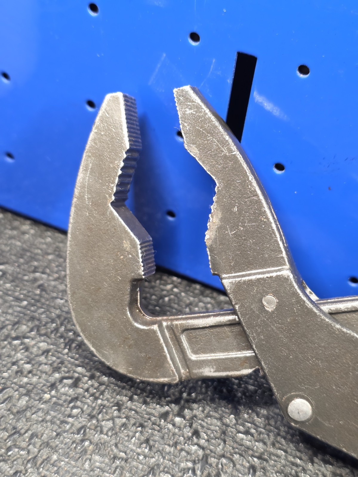 Blue-Point Tools AP12 12″ Adjustable Joint Pliers Red