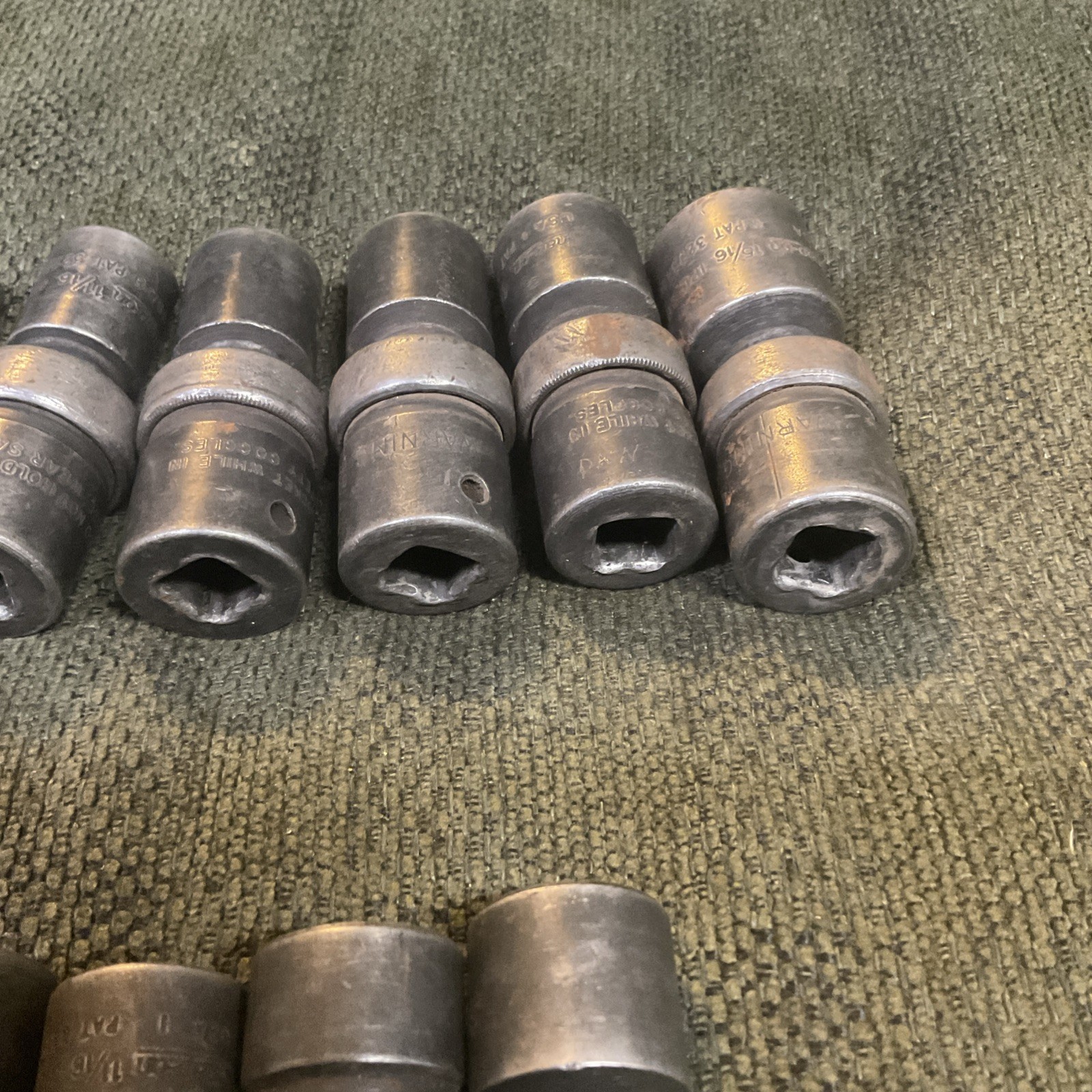 15 pc 1/2″ Drive & 3/8” Drive 6-Point Flank Drive Impact Swivel Socket